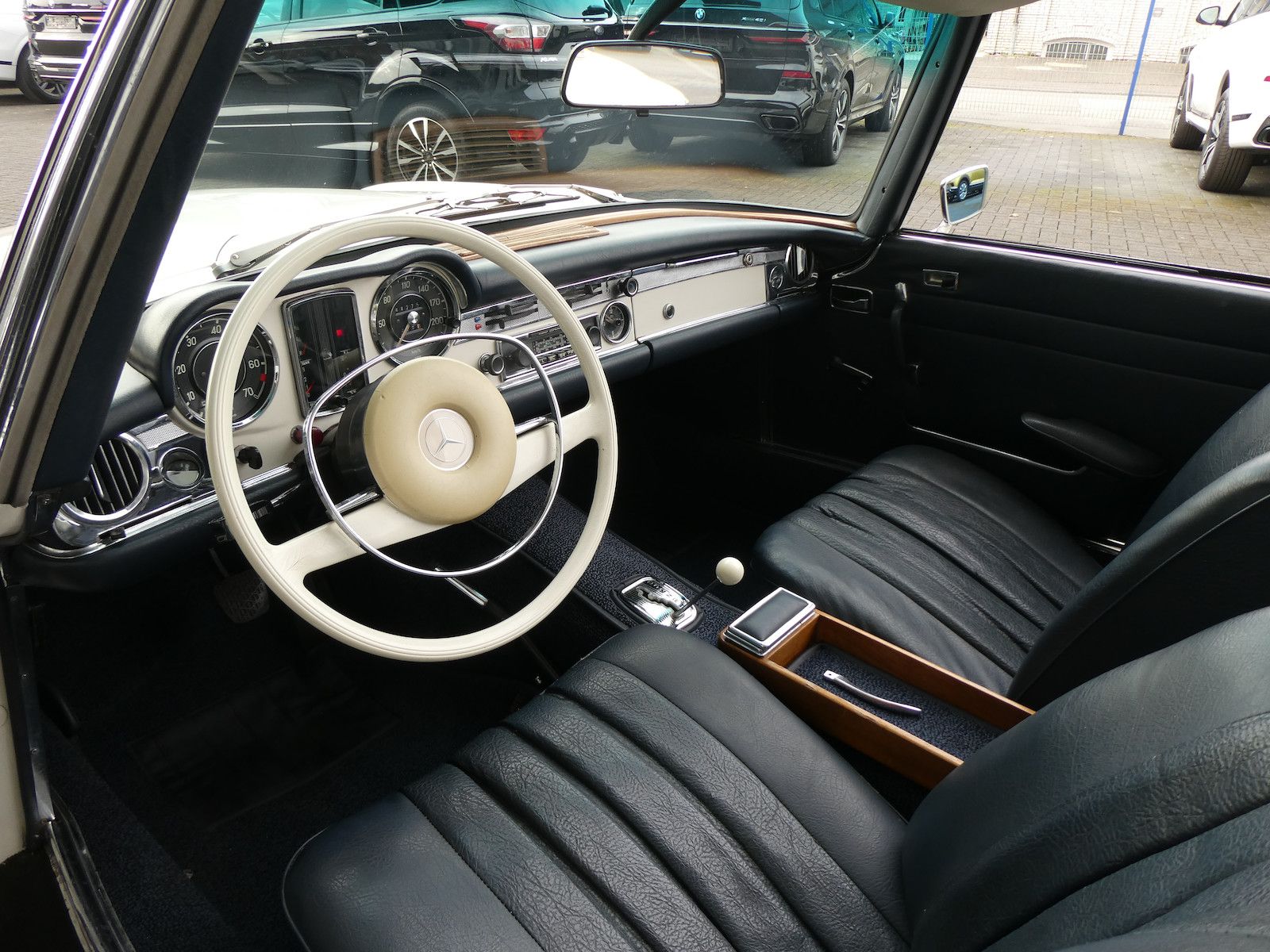 Mercedes-Benz 280 280 SL Pagode California, deutsche Auslieferung