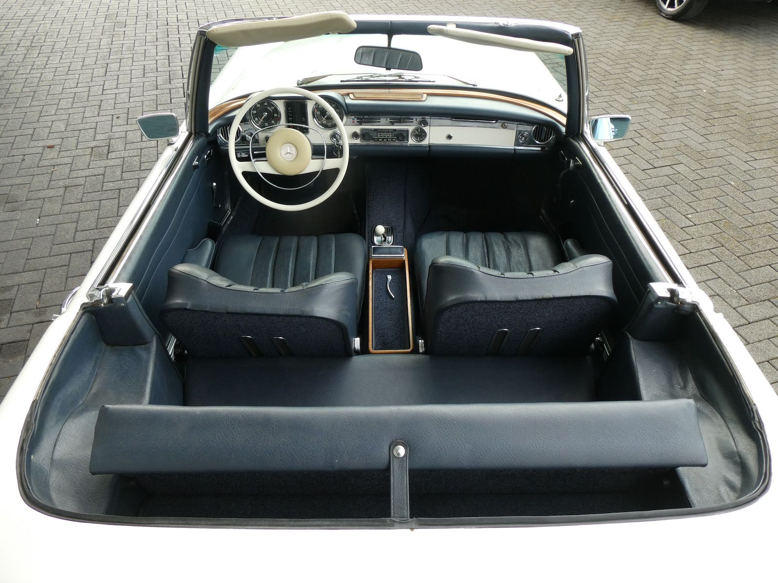 Mercedes-Benz 280 280 SL Pagode California, deutsche Auslieferung