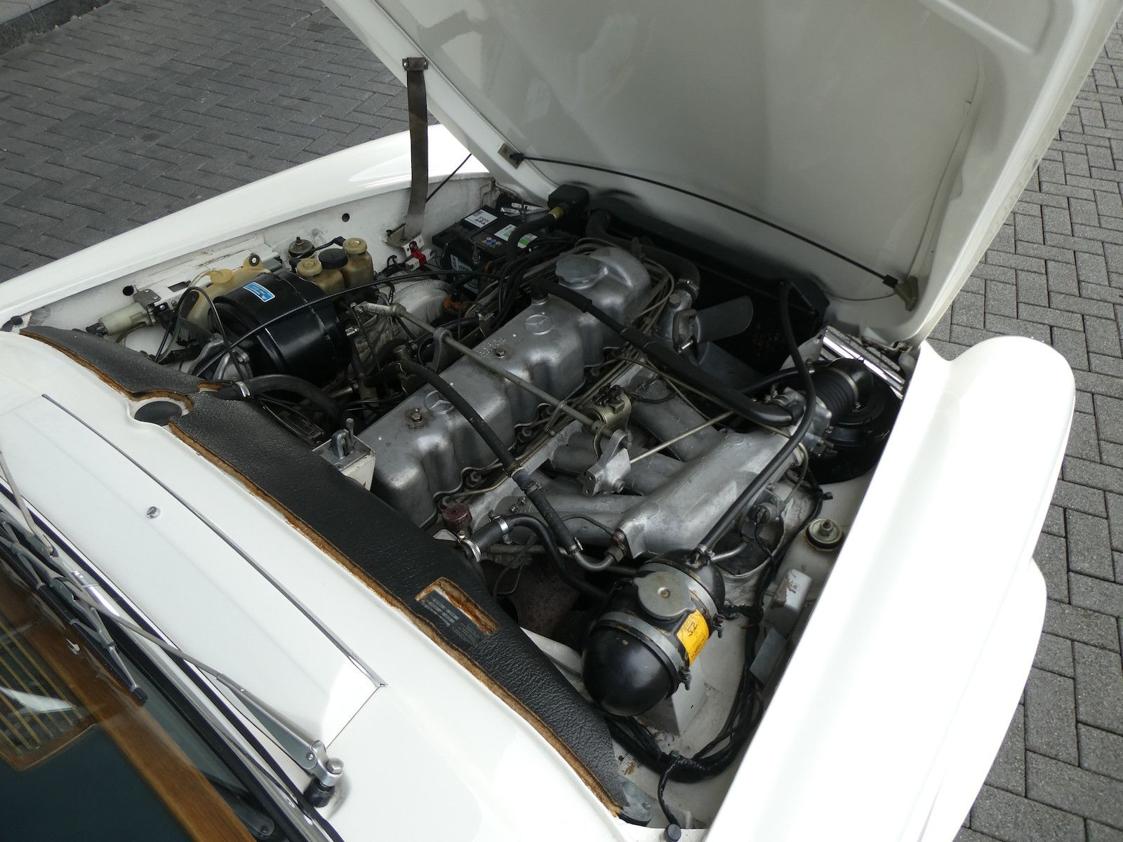 Mercedes-Benz 280 280 SL Pagode California, deutsche Auslieferung
