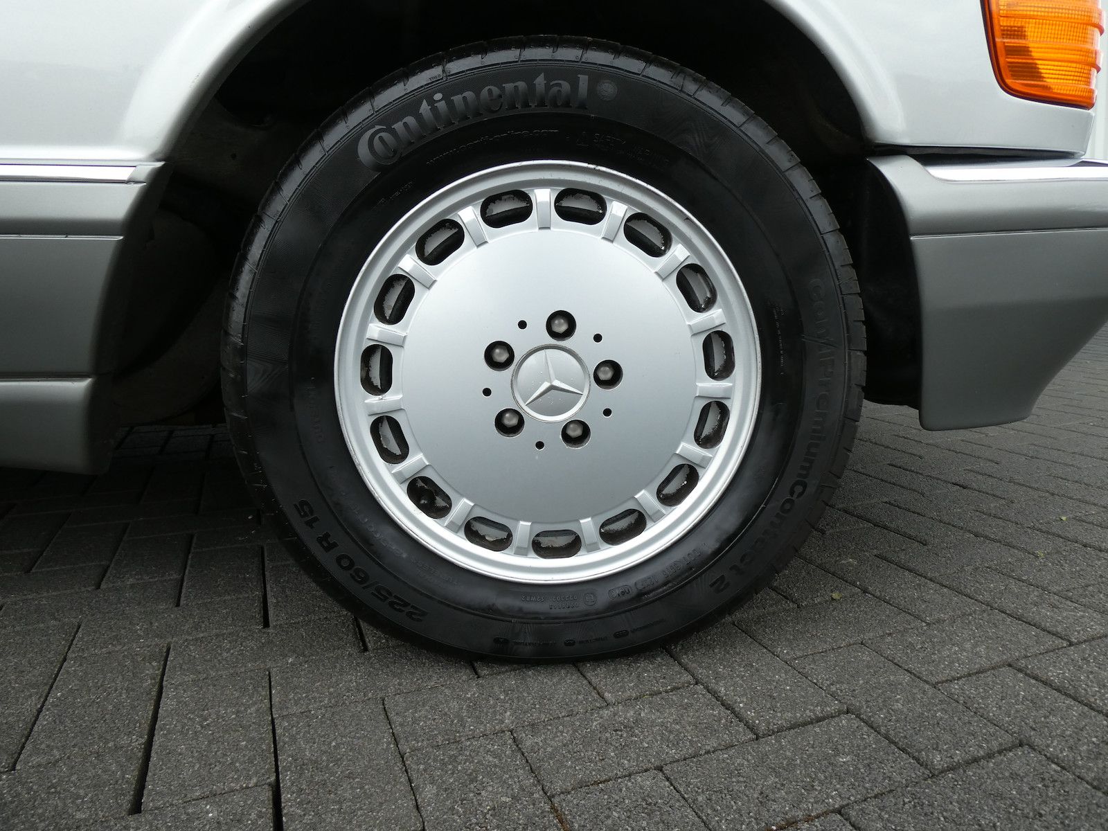 Mercedes-Benz 560 560 SEC (W126), 1. Hand, deutsche Auslieferung