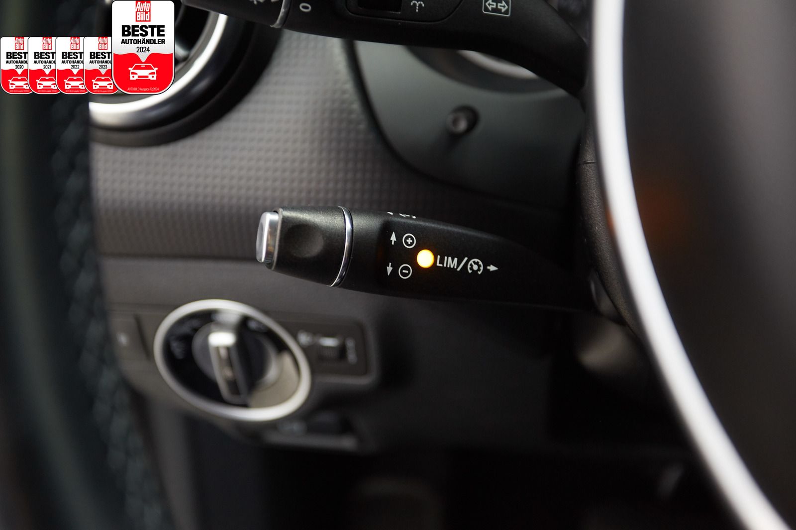 Mercedes-Benz A 180 A 180 STYLE*7G-DCT*NAVI*LEDER*SITZH*PARK-A*TEMPO