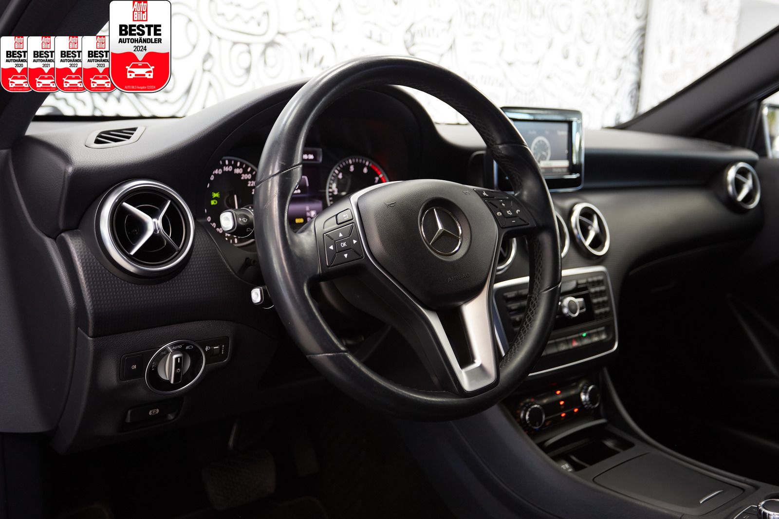 Mercedes-Benz A 180 A 180 STYLE*7G-DCT*NAVI*LEDER*SITZH*PARK-A*TEMPO
