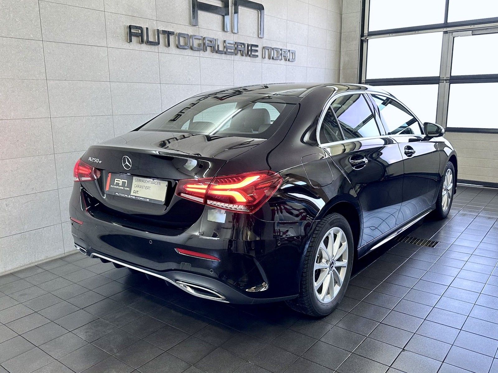 Mercedes-Benz A 250 A 250 e AMG Line Business+Connect Paket