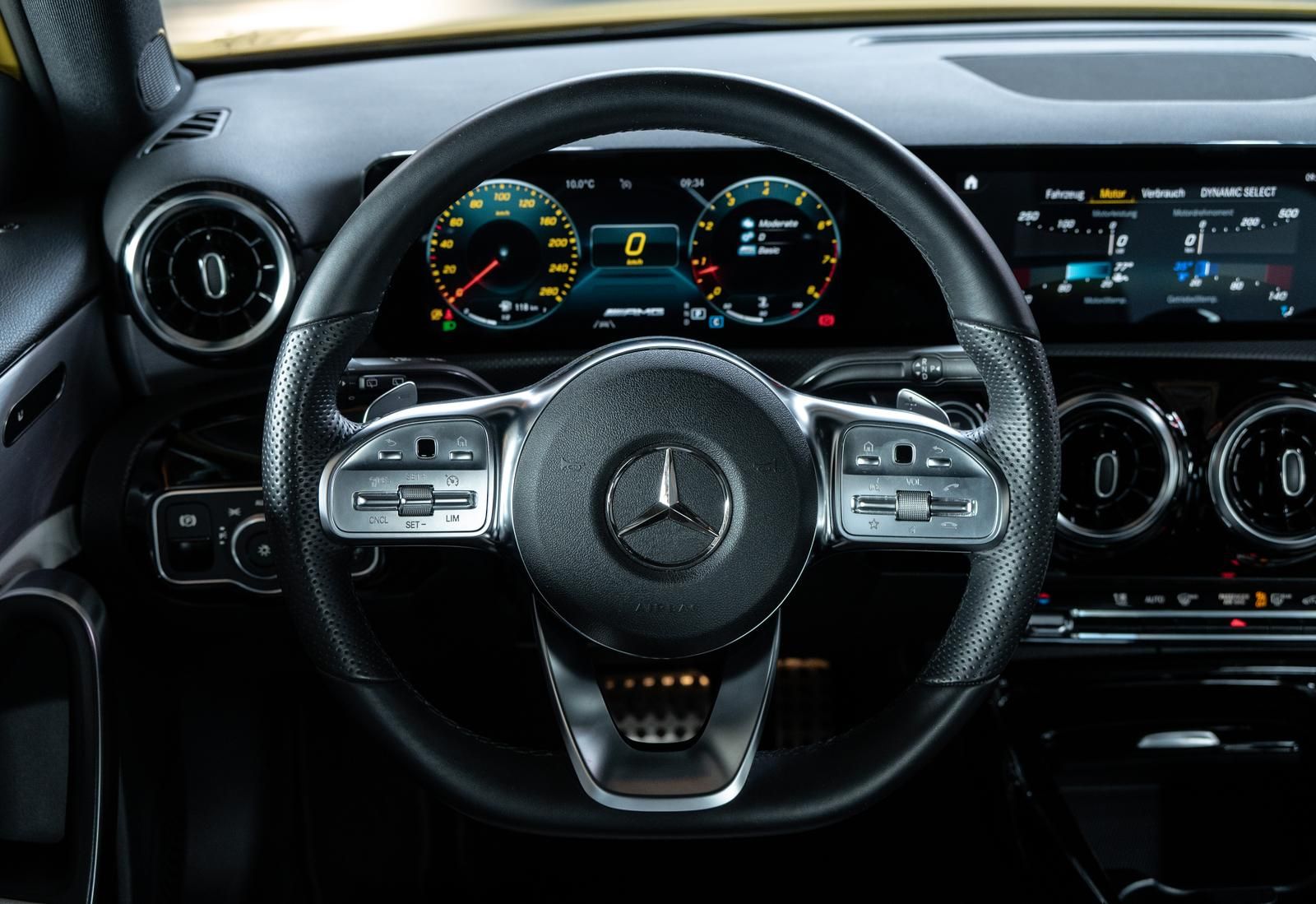 Mercedes-Benz A 35 AMG A 35 AMG 2.0 4Matic, AMG Performance Sitze