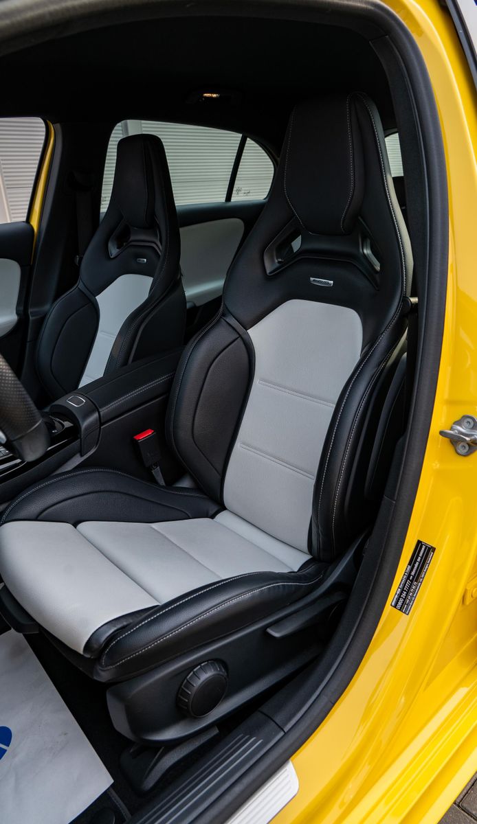 Mercedes-Benz A 35 AMG A 35 AMG 2.0 4Matic, AMG Performance Sitze