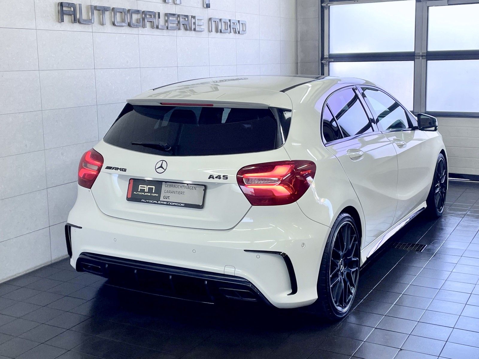 Mercedes-Benz A 45 AMG A 45 AMG 4M Performance Pano+Night+Sportabgas
