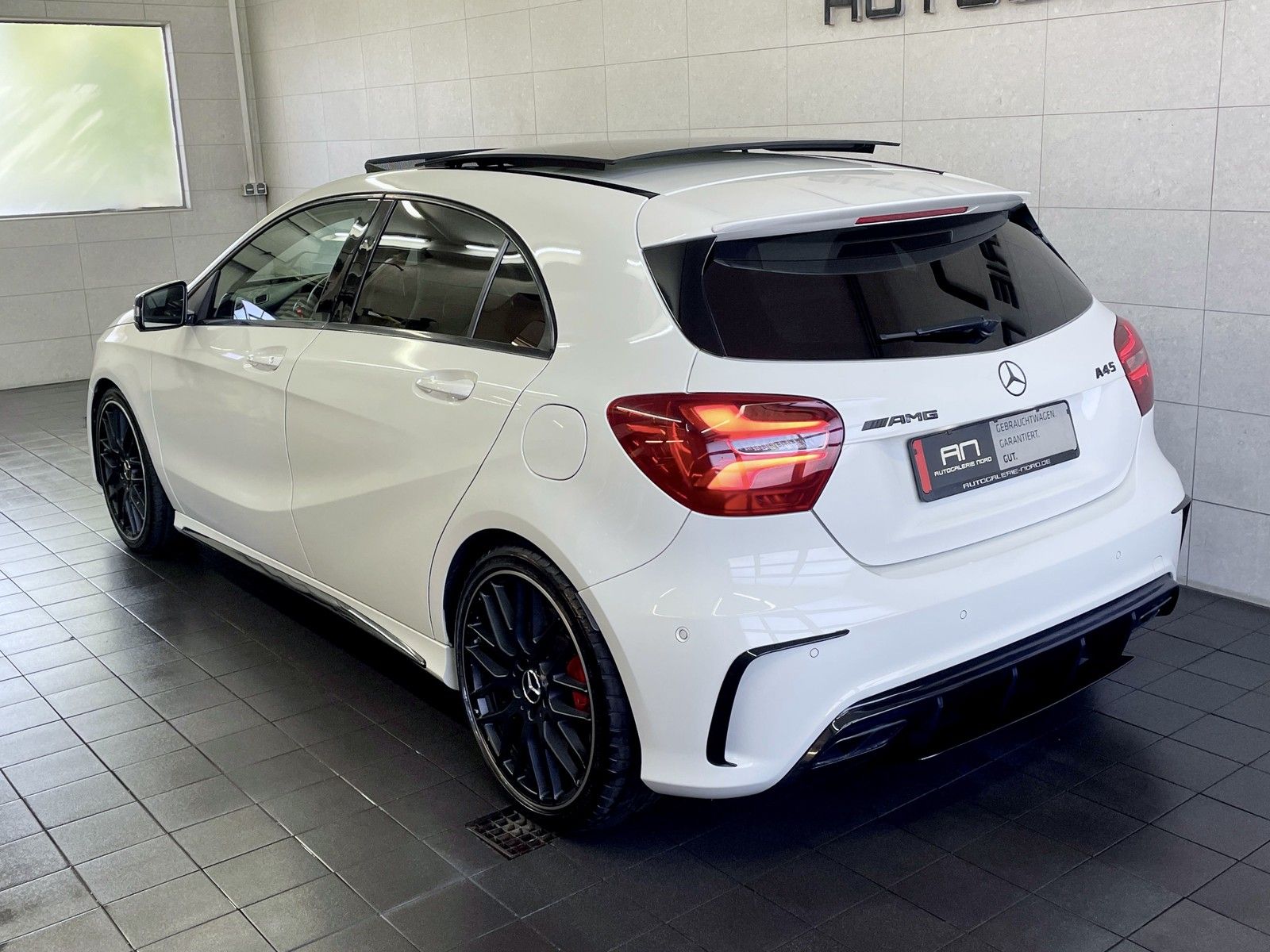Mercedes-Benz A 45 AMG A 45 AMG 4M Performance Pano+Night+Sportabgas