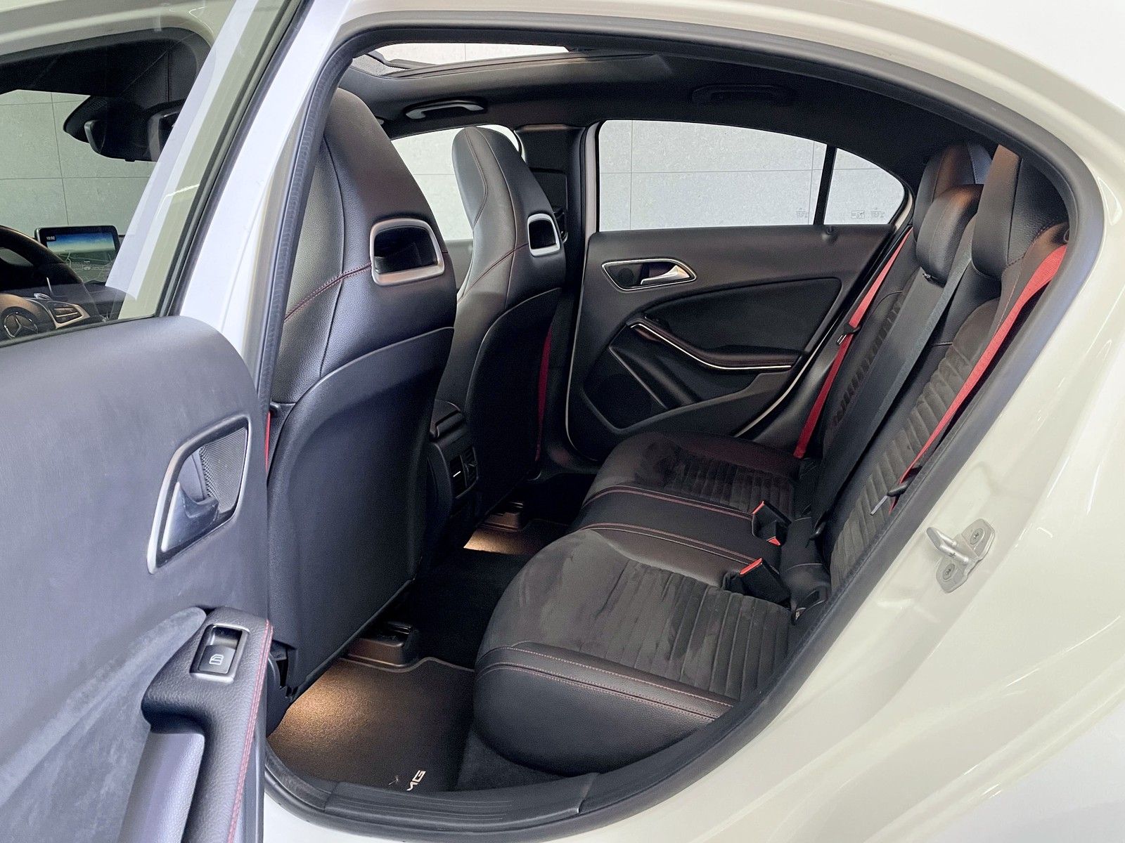 Mercedes-Benz A 45 AMG A 45 AMG 4M Performance Pano+Night+Sportabgas