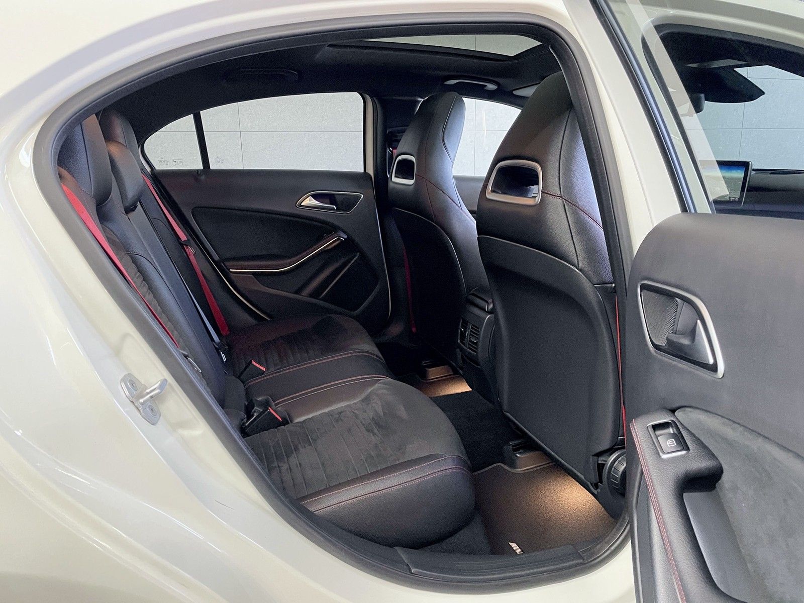Mercedes-Benz A 45 AMG A 45 AMG 4M Performance Pano+Night+Sportabgas