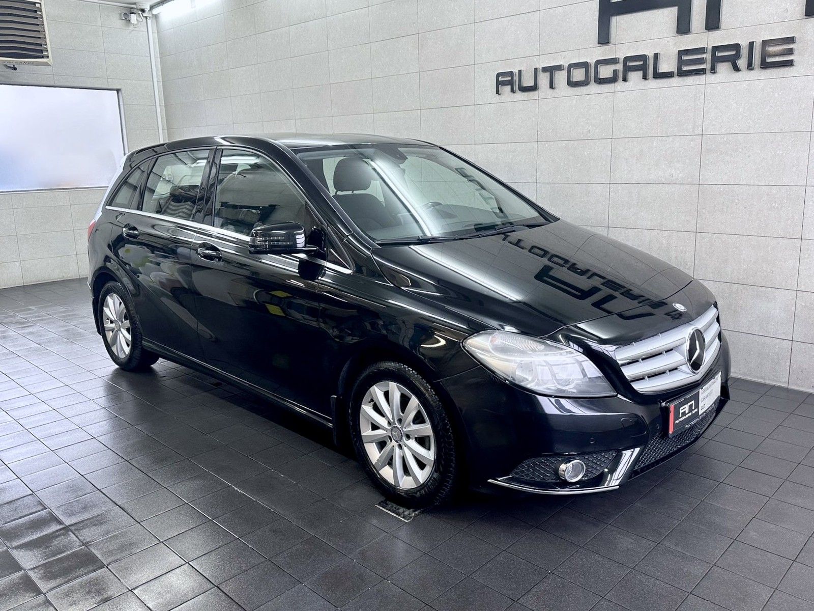 Mercedes-Benz B 180 B 180 Navi+Sitzheizung+Tempomat+PDC