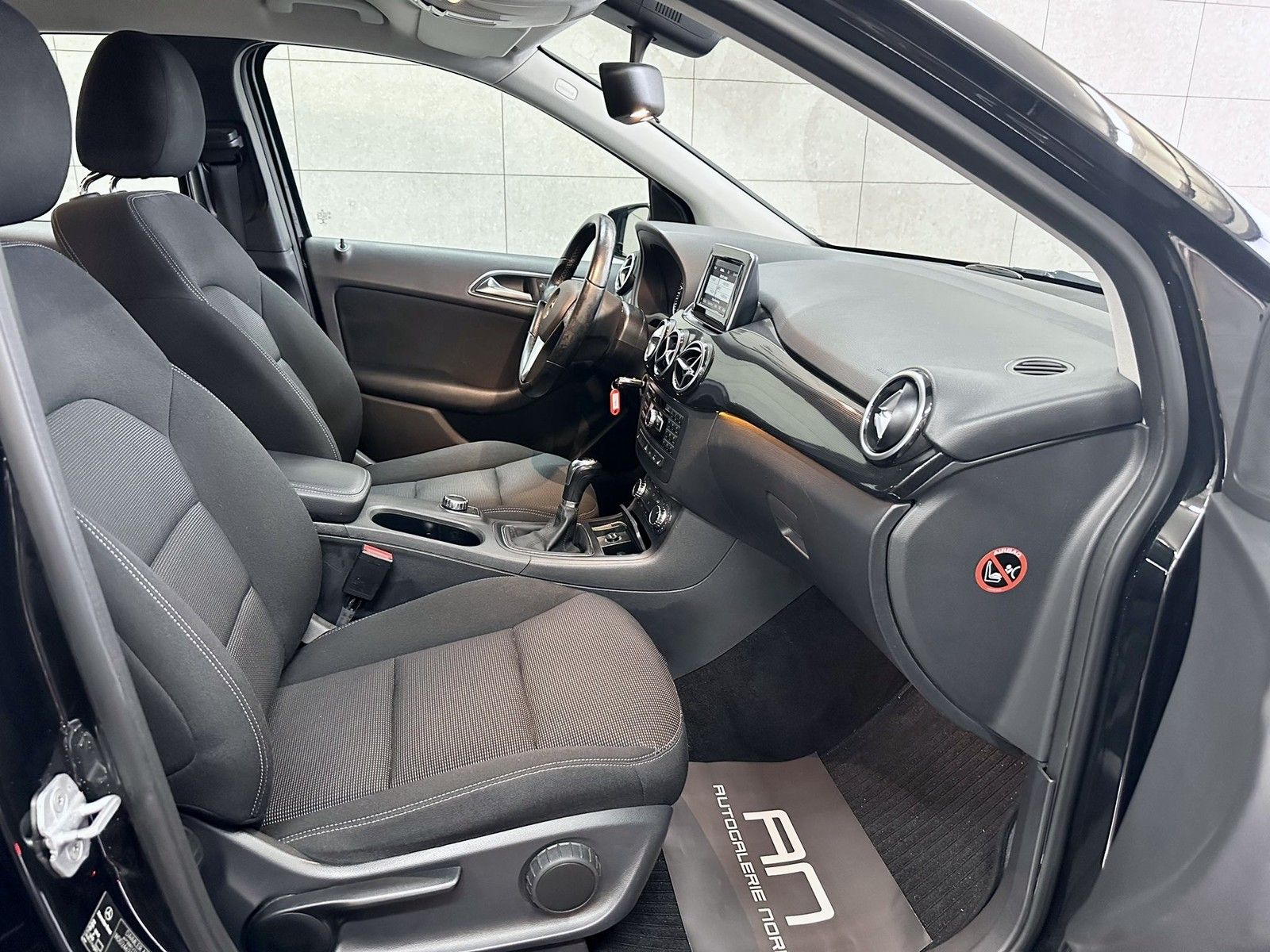 Mercedes-Benz B 180 B 180 Navi+Sitzheizung+Tempomat+PDC