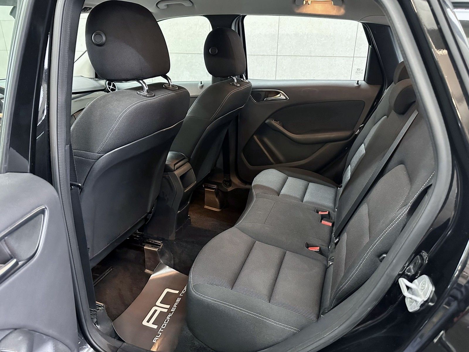 Mercedes-Benz B 180 B 180 Navi+Sitzheizung+Tempomat+PDC