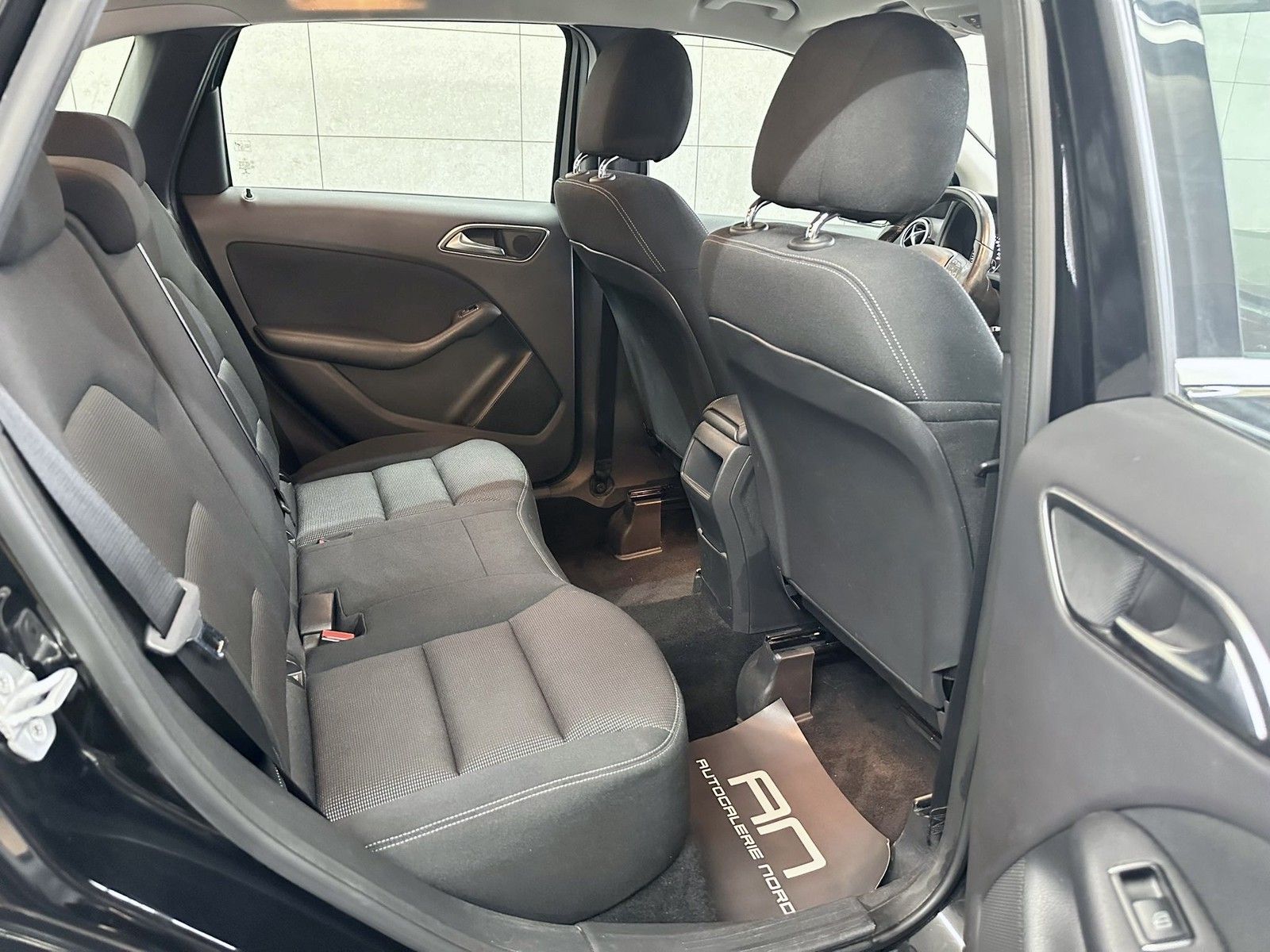 Mercedes-Benz B 180 B 180 Navi+Sitzheizung+Tempomat+PDC