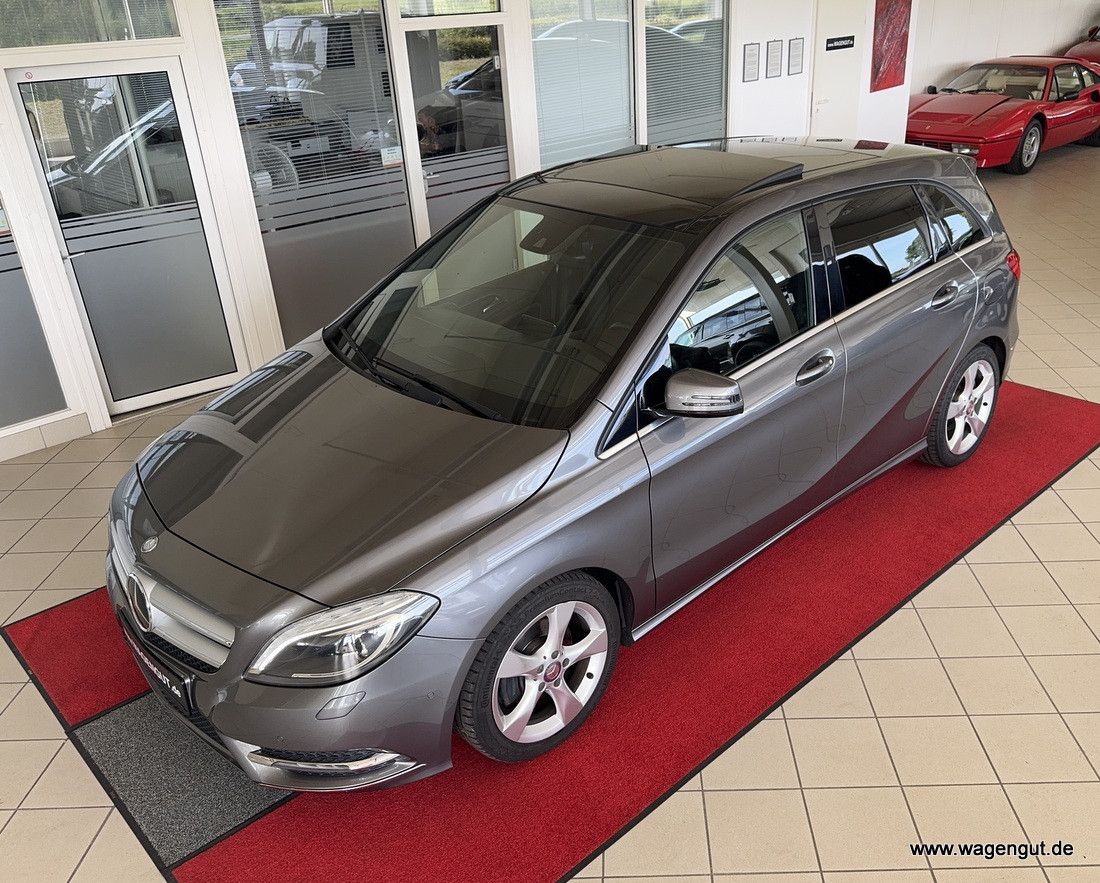 Mercedes-Benz B 200 B 200 *AHK*Comand*Panorama*Xenon*SportPaket*