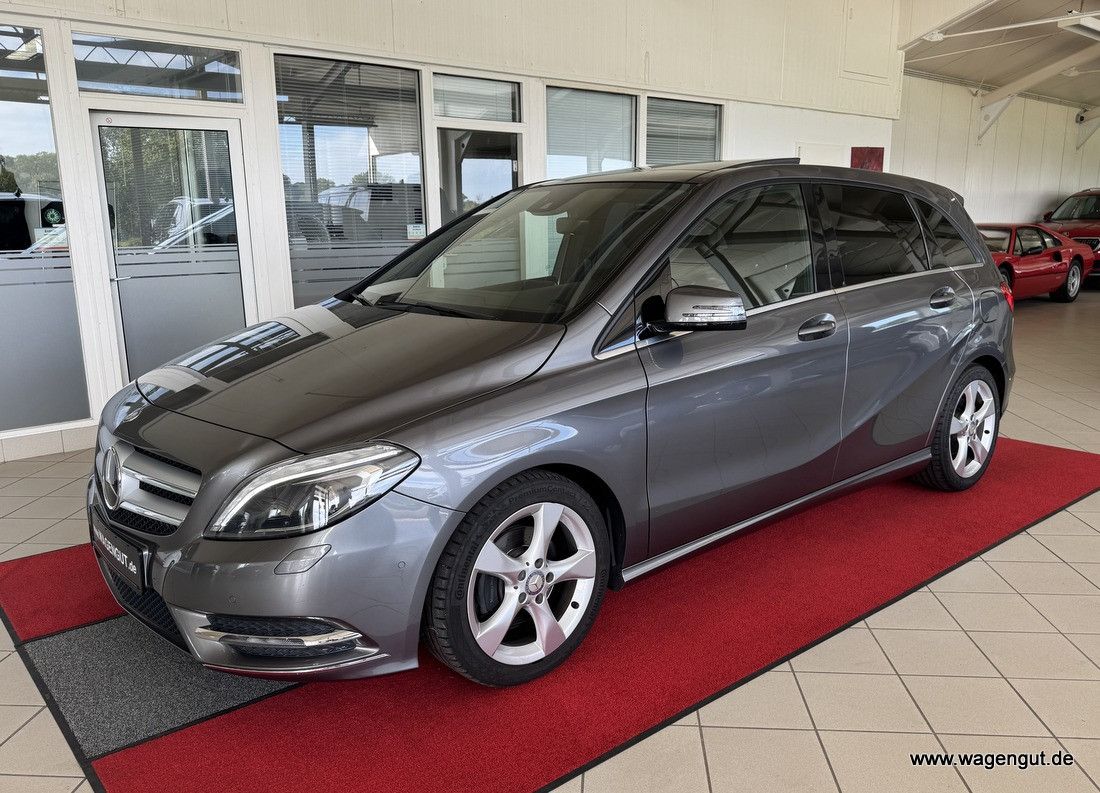 Mercedes-Benz B 200 B 200 *AHK*Comand*Panorama*Xenon*SportPaket*