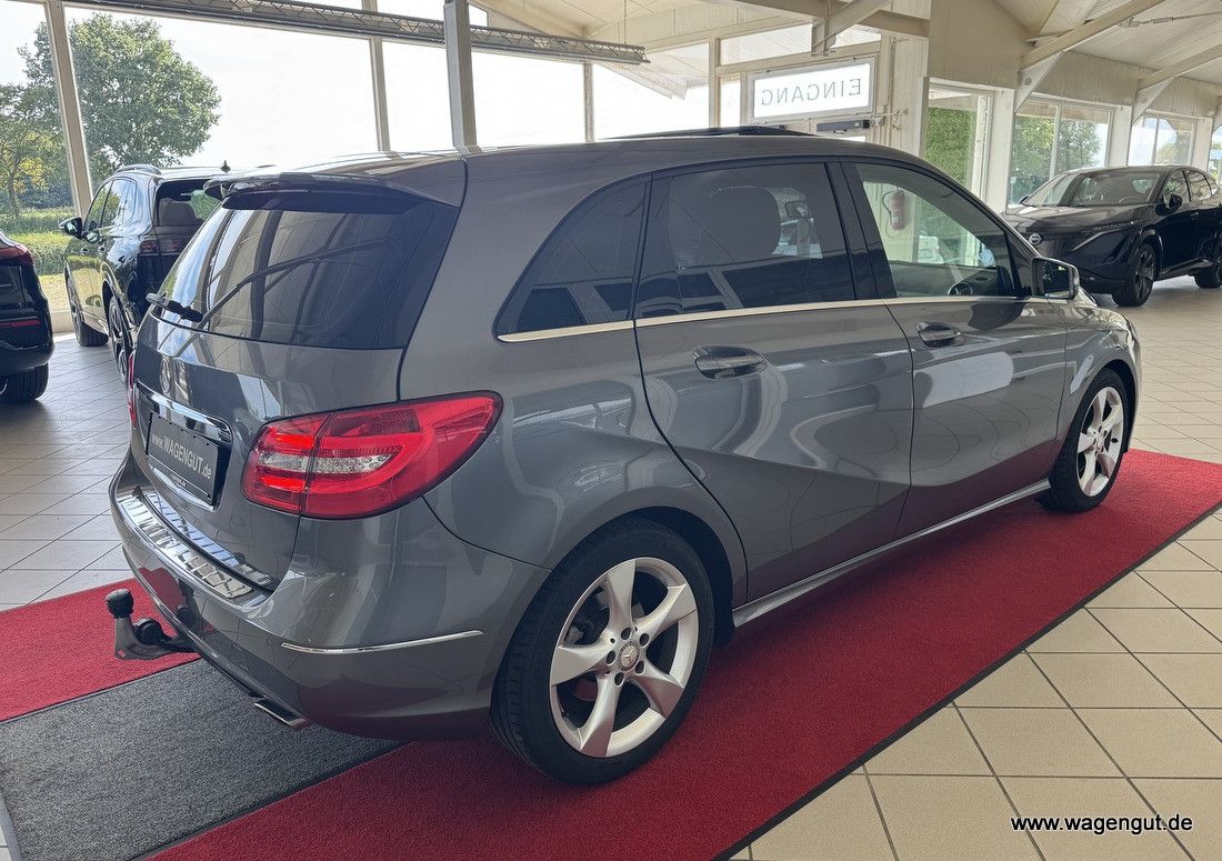 Mercedes-Benz B 200 B 200 *AHK*Comand*Panorama*Xenon*SportPaket*