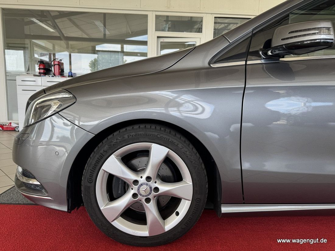 Mercedes-Benz B 200 B 200 *AHK*Comand*Panorama*Xenon*SportPaket*