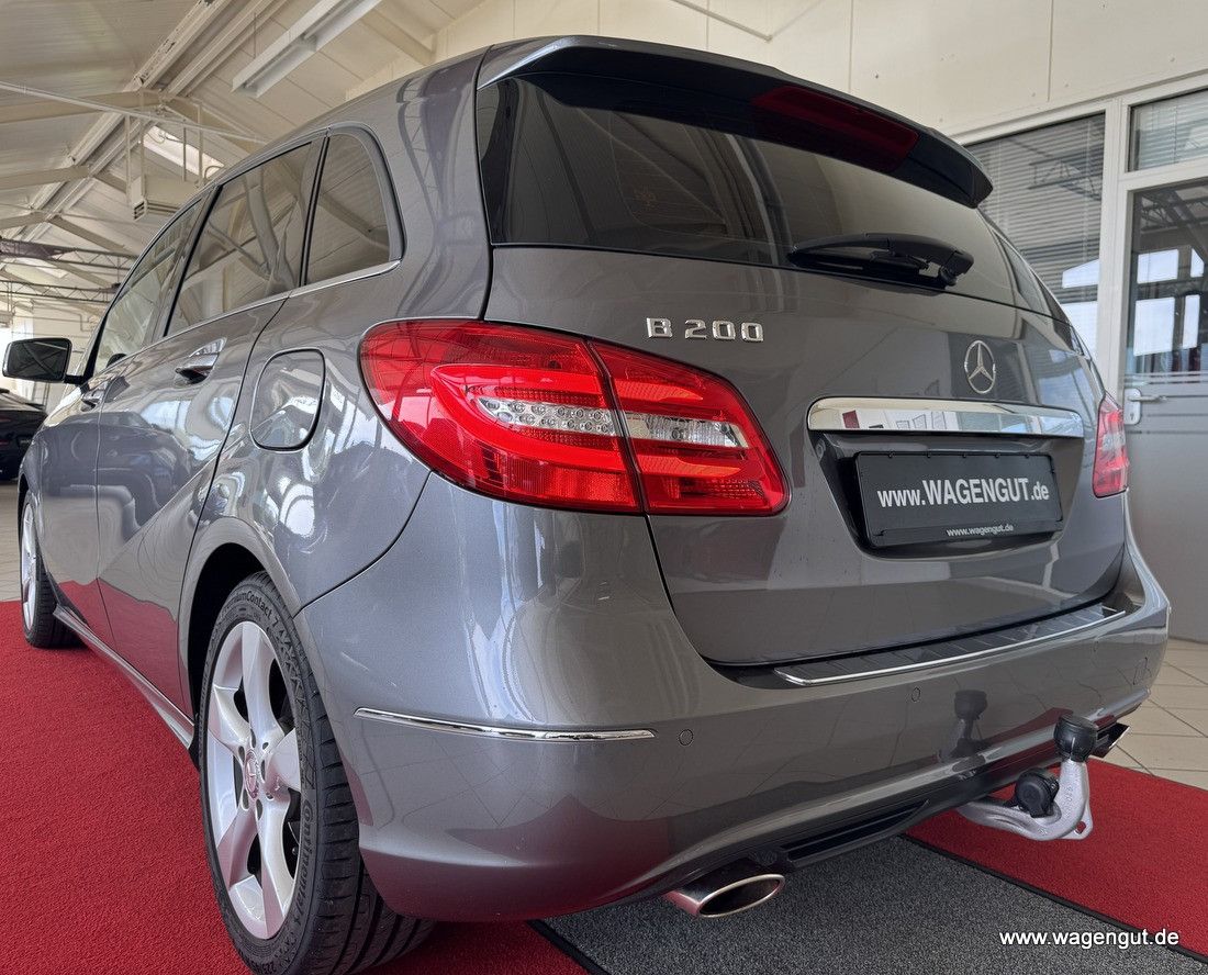 Mercedes-Benz B 200 B 200 *AHK*Comand*Panorama*Xenon*SportPaket*