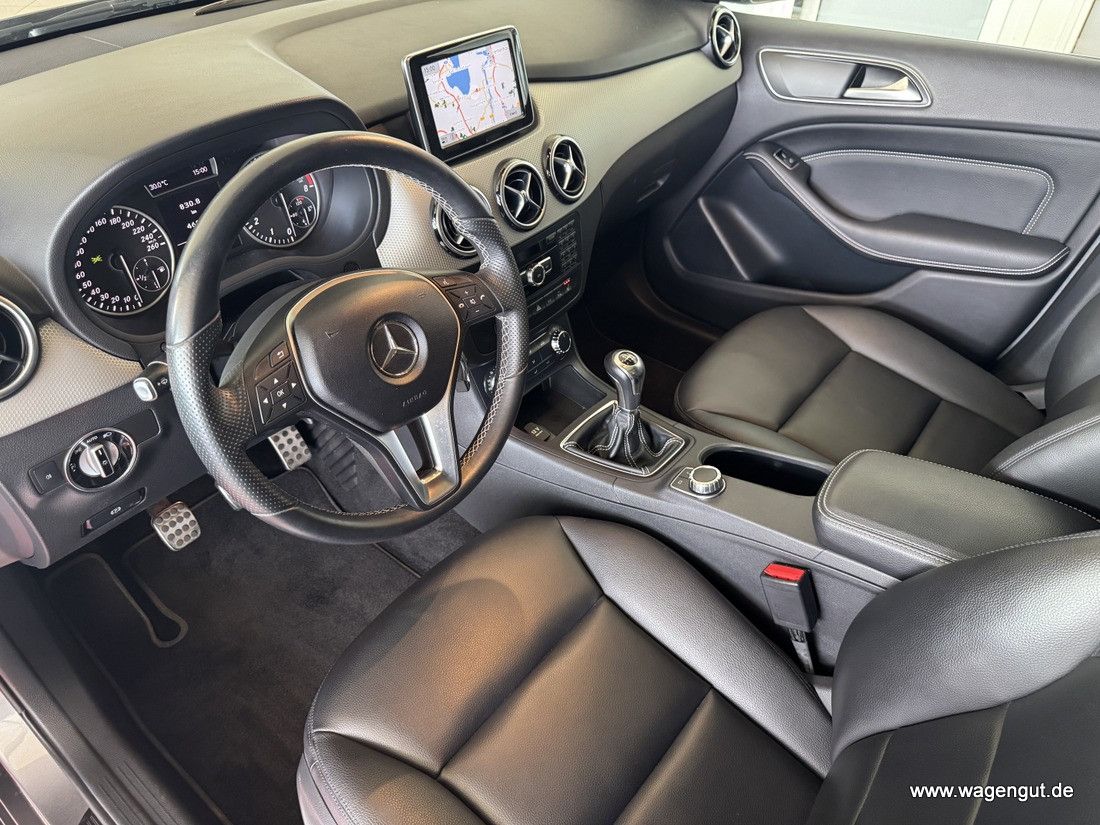 Mercedes-Benz B 200 B 200 *AHK*Comand*Panorama*Xenon*SportPaket*