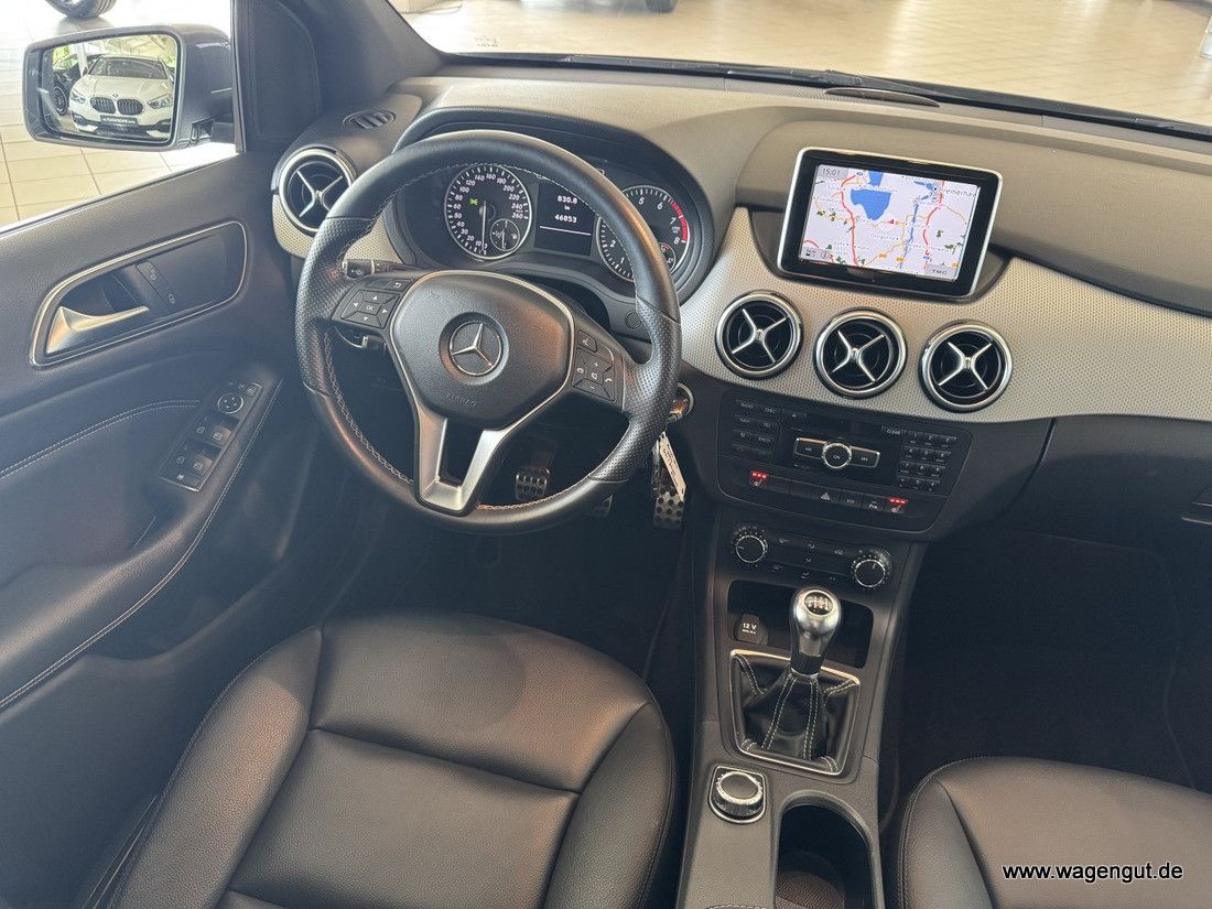 Mercedes-Benz B 200 B 200 *AHK*Comand*Panorama*Xenon*SportPaket*