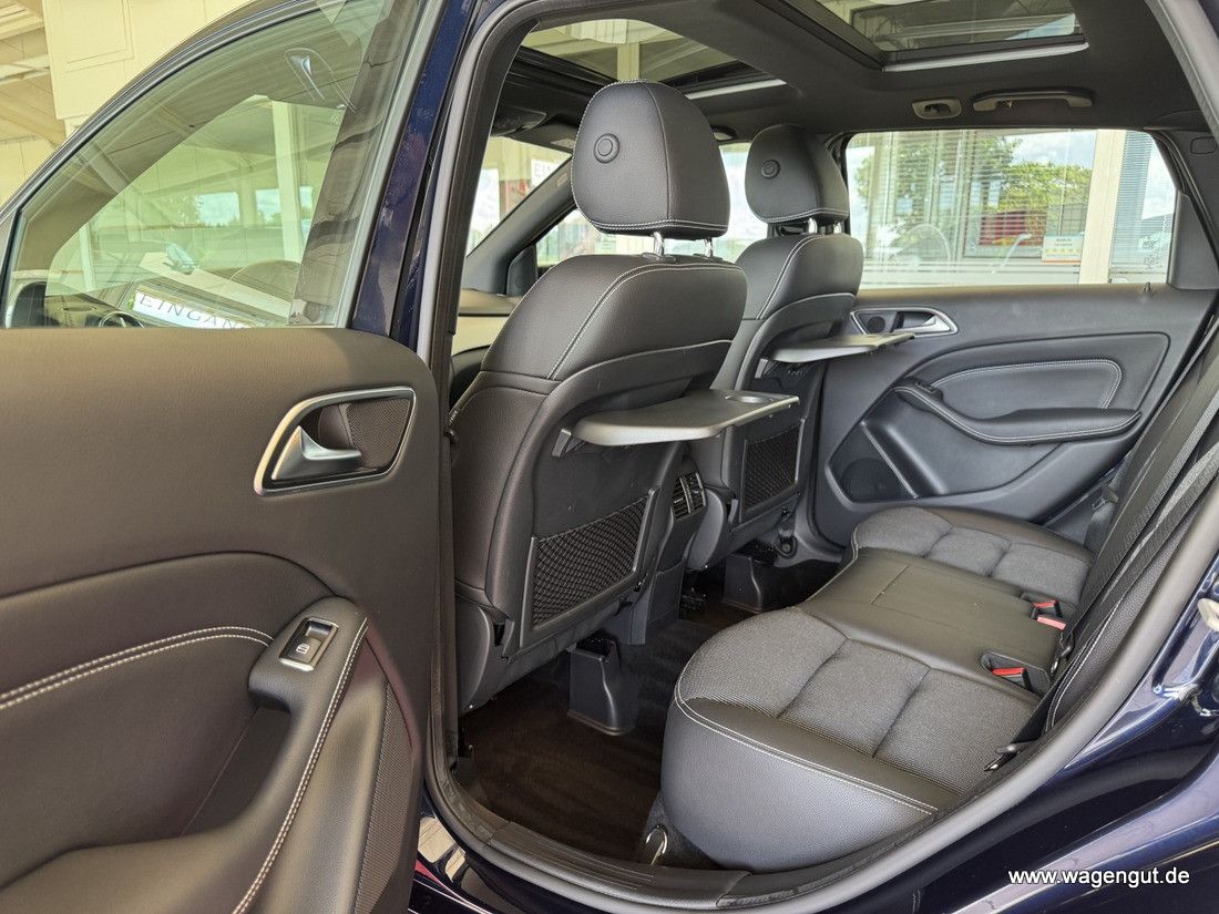 Mercedes-Benz B 200 B 200 PANO*KAMERA*DISTRO*CAR-PLAY*COMAND*LED*AHK