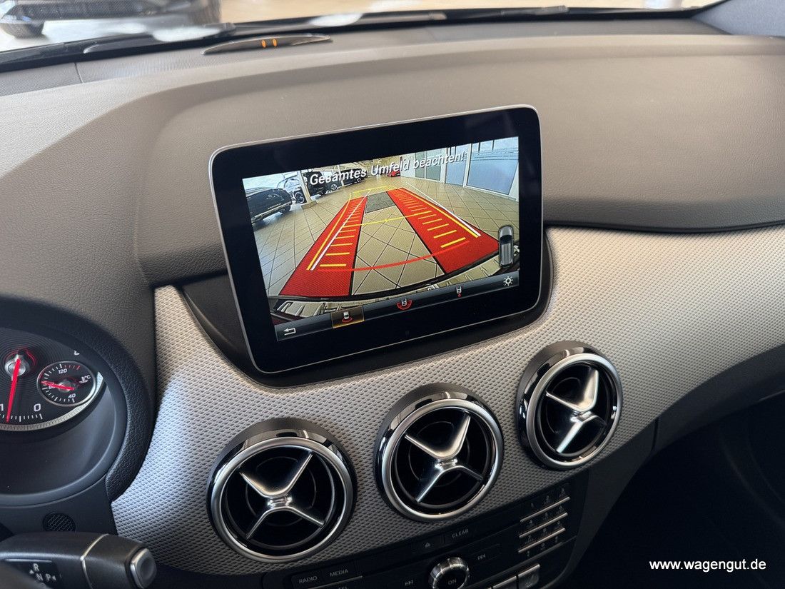 Mercedes-Benz B 200 B 200 PANO*KAMERA*DISTRO*CAR-PLAY*COMAND*LED*AHK