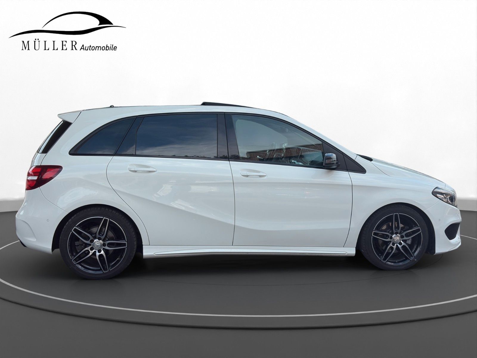 Mercedes-Benz B 200 B 200d AMG Pano AHK