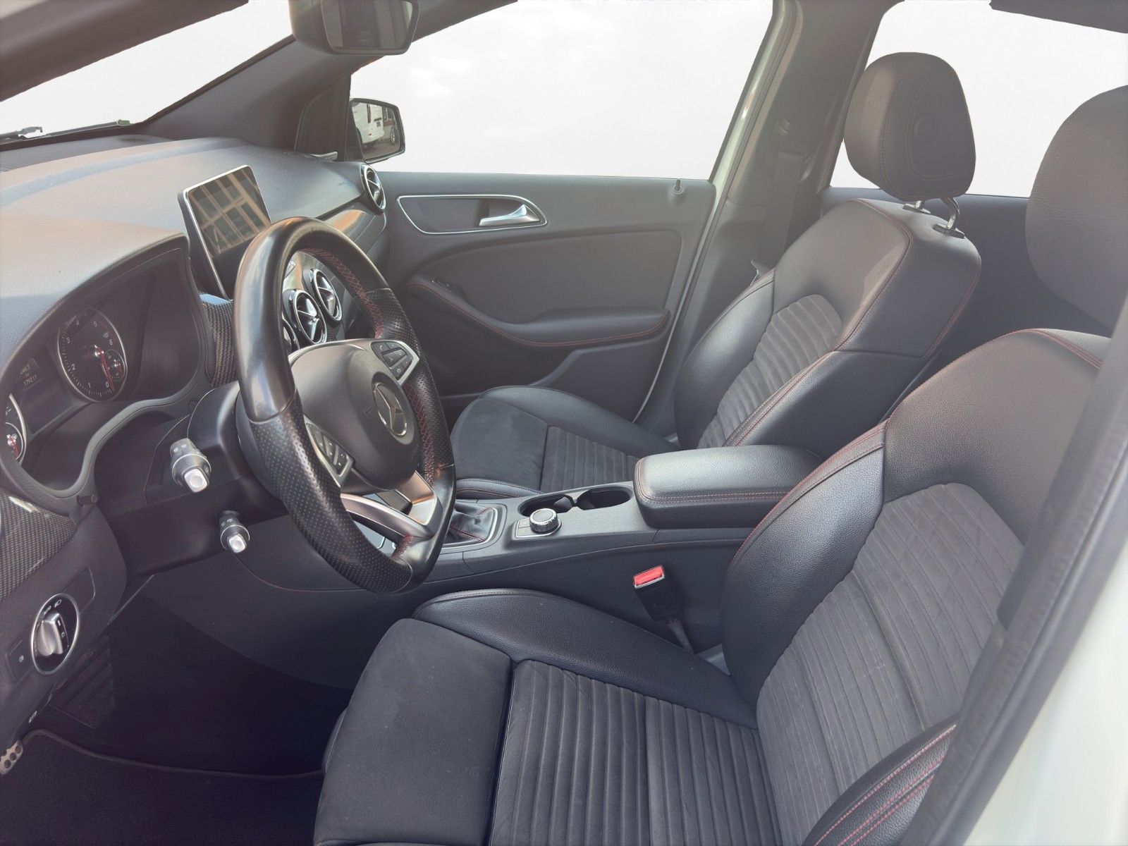 Mercedes-Benz B 200 B 200d AMG Pano AHK