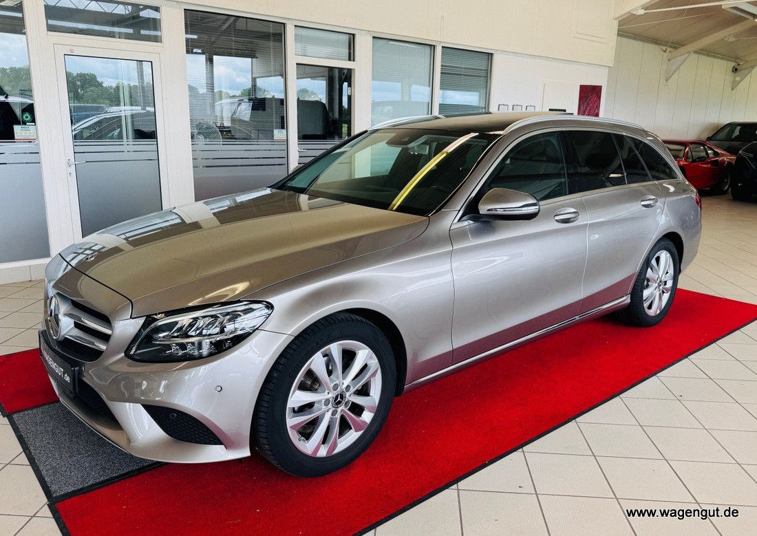 Mercedes-Benz C 180 C 180 T-Modell*CAM*AHK*PANORAMA*Apple-CarPlay*