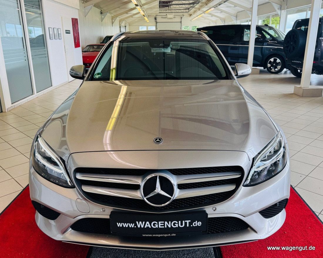 Mercedes-Benz C 180 C 180 T-Modell*CAM*AHK*PANORAMA*Apple-CarPlay*