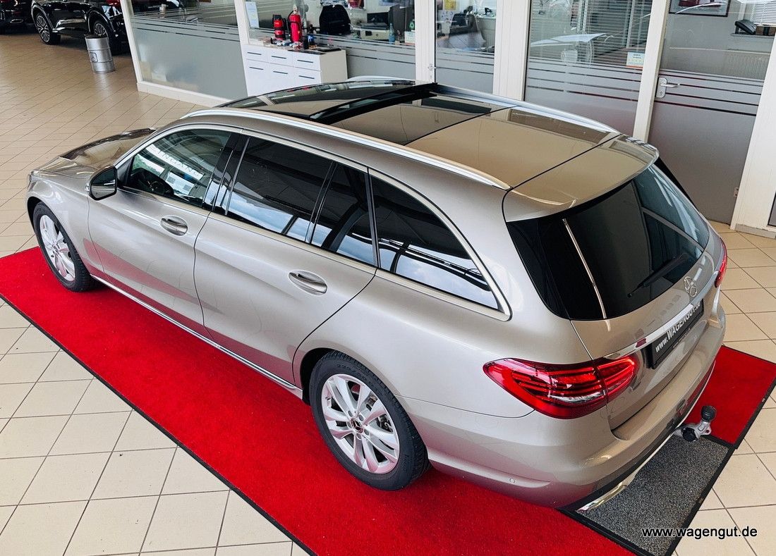 Mercedes-Benz C 180 C 180 T-Modell*CAM*AHK*PANORAMA*Apple-CarPlay*