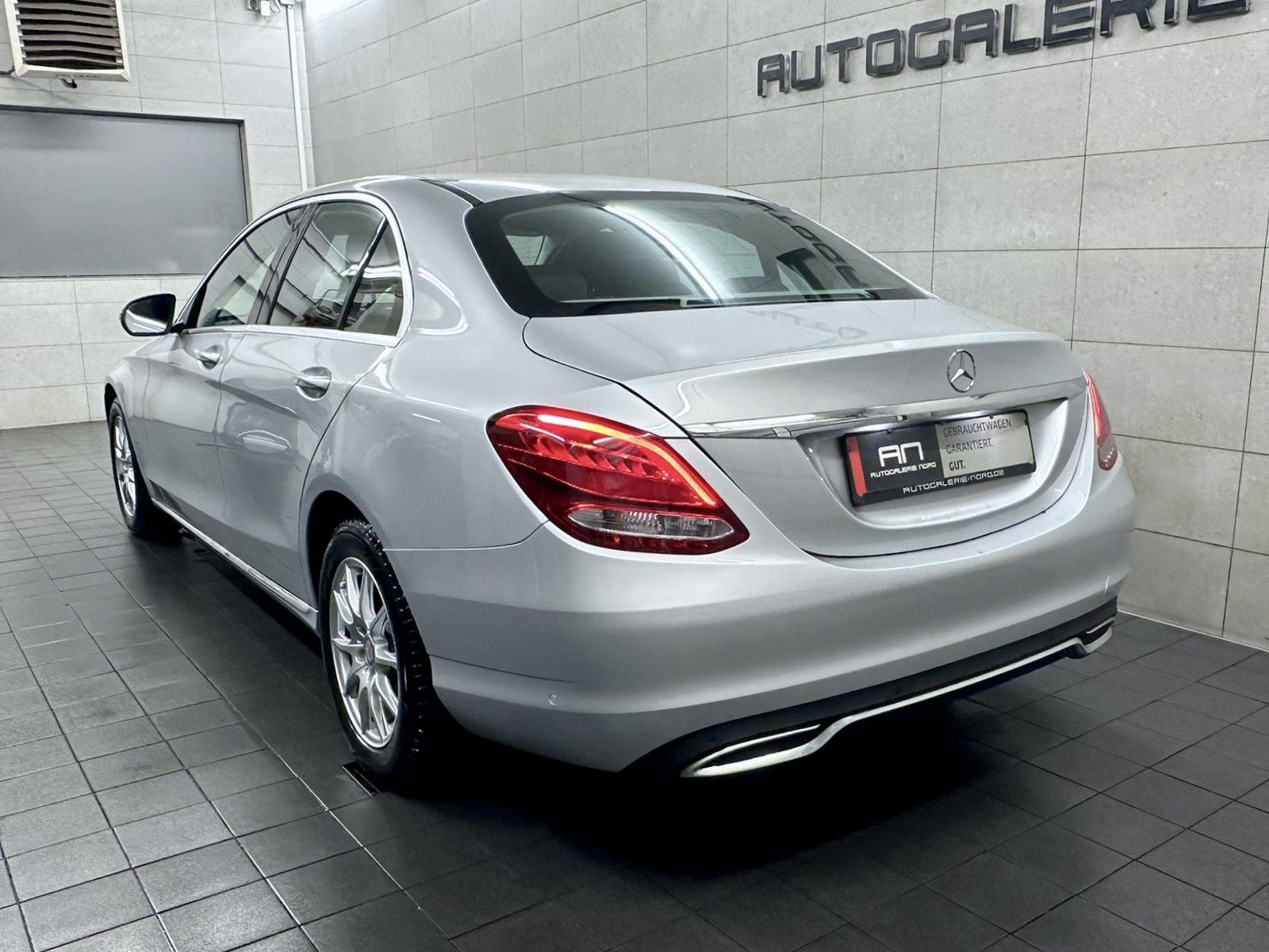 Mercedes-Benz C 200 C 200 Avantgarde Sport LED+Navi+Leder+MB-Service