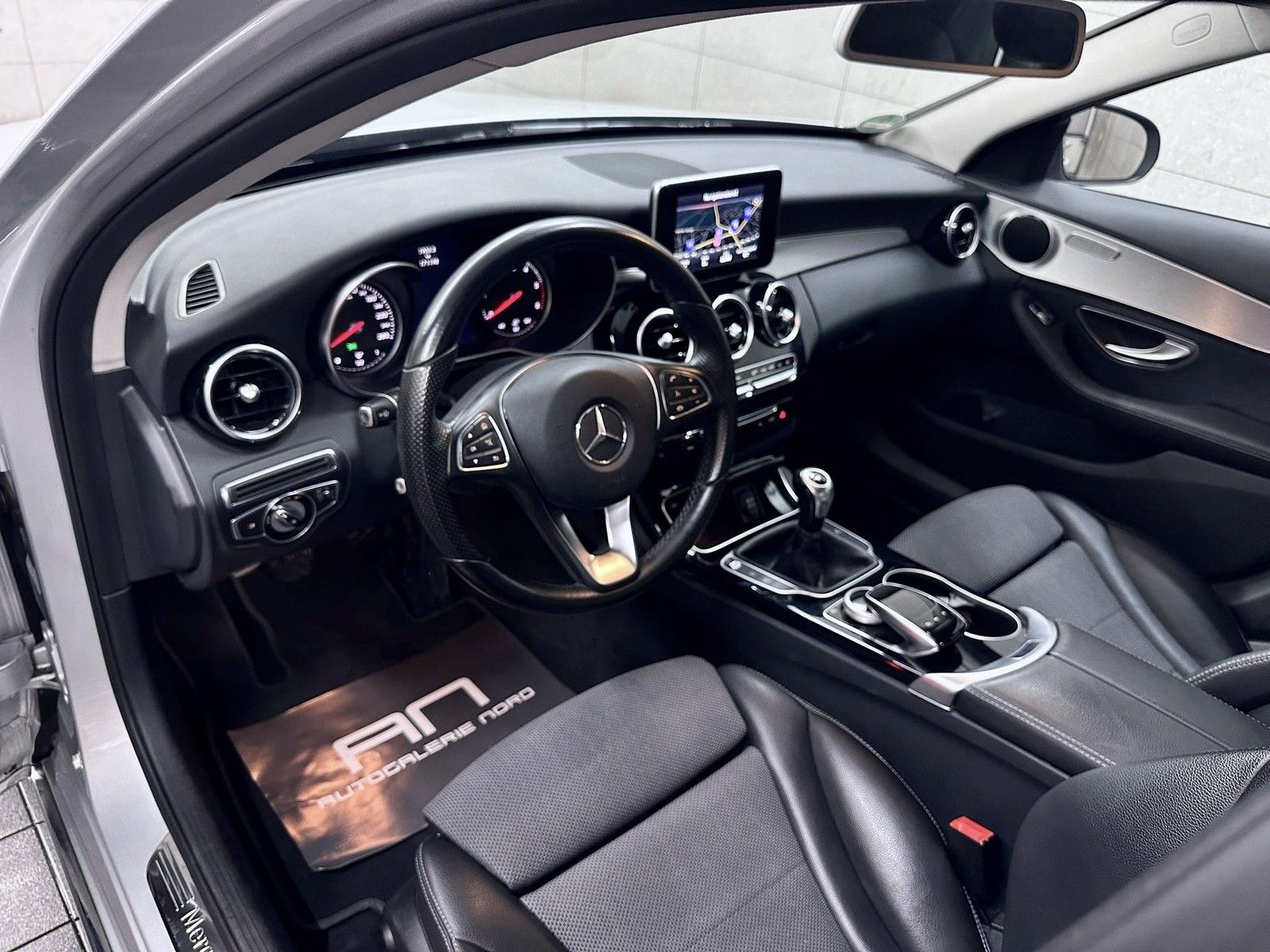 Mercedes-Benz C 200 C 200 Avantgarde Sport LED+Navi+Leder+MB-Service
