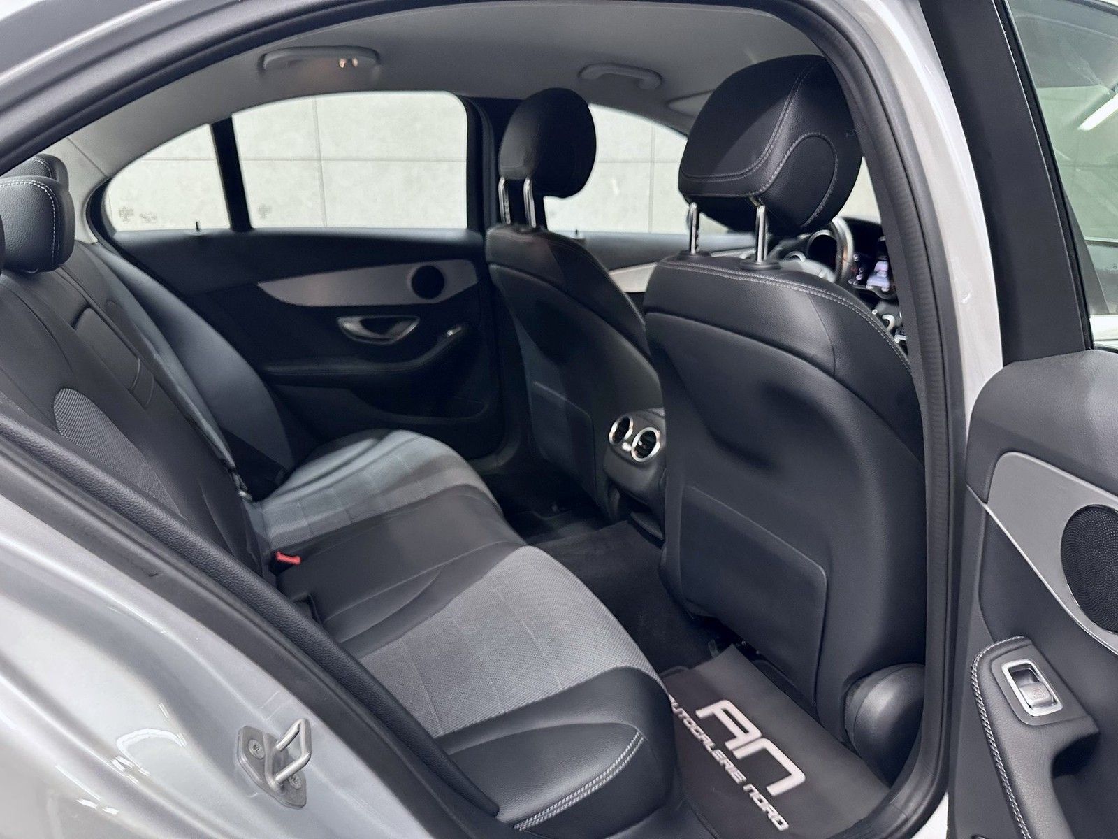 Mercedes-Benz C 200 C 200 Avantgarde Sport LED+Navi+Leder+MB-Service