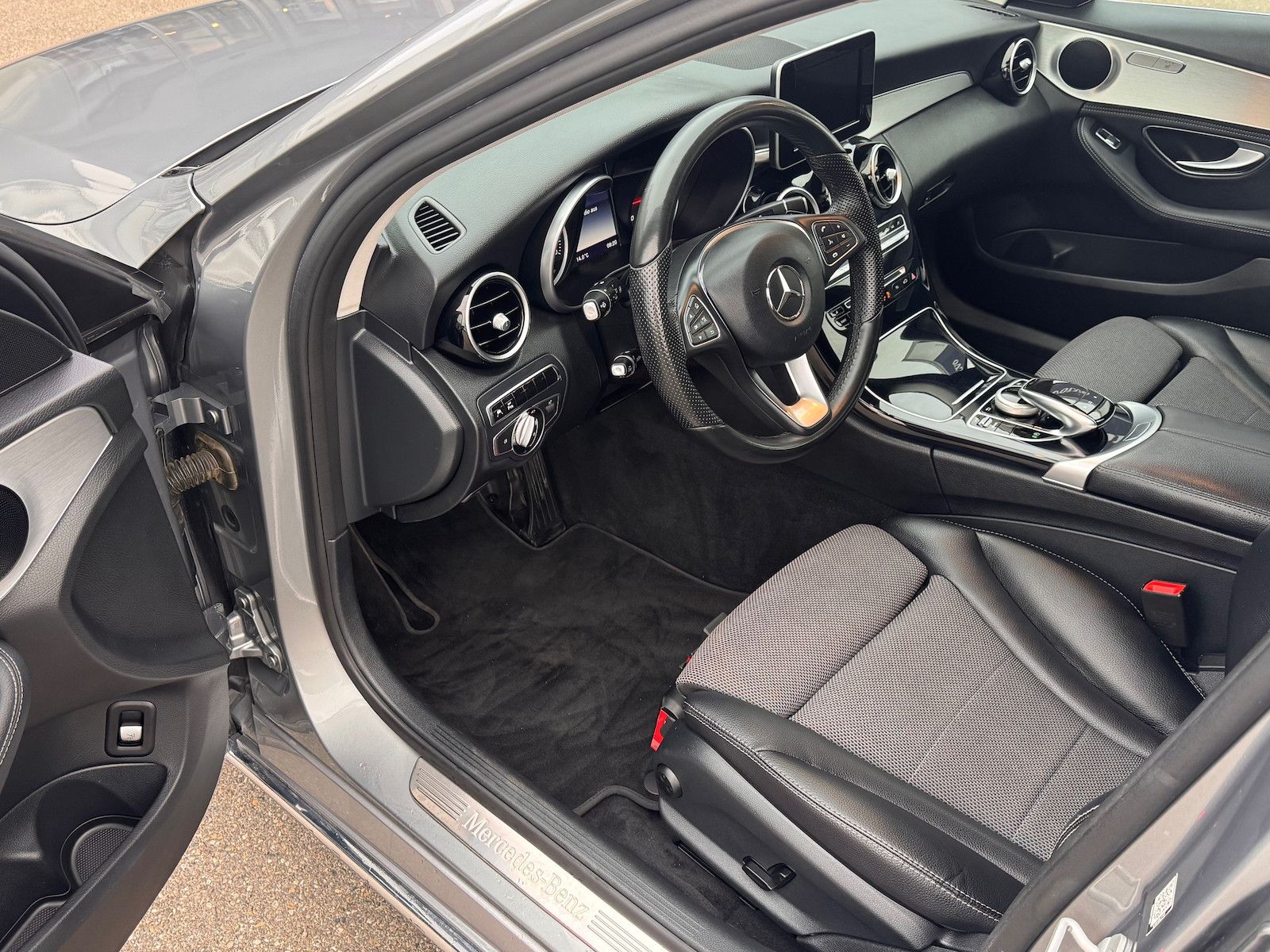 Mercedes-Benz C 220 C 220 T*D*Avantgarde*Business Plus*BLIS*ACC*LED