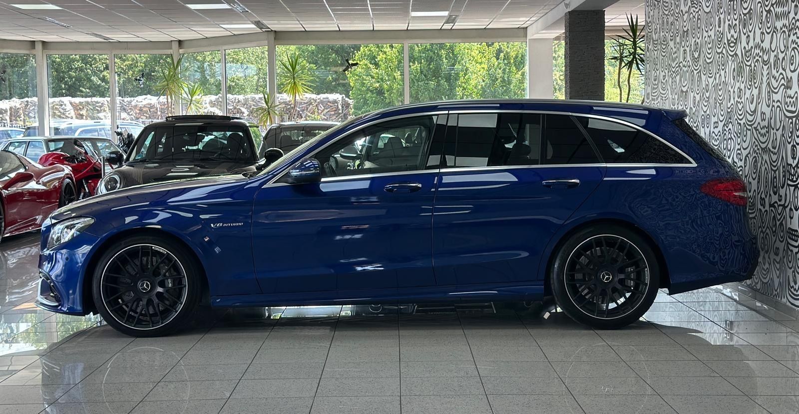 Mercedes-Benz C 63 AMG C 63 AMG DESIGNO*BURMESTER*DISTRONI*HEAD-UP*VOLL
