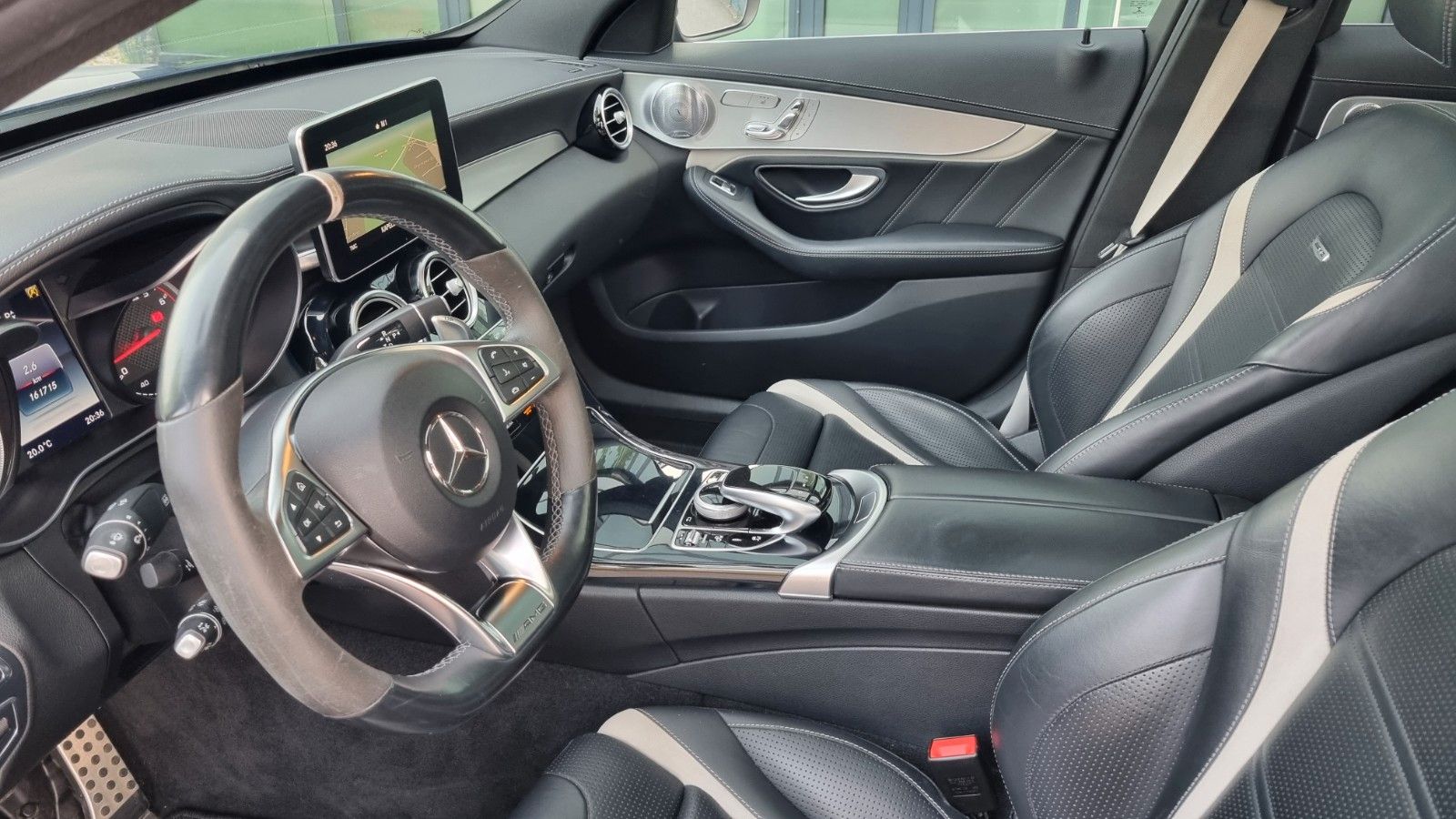 Mercedes-Benz C 63 AMG C 63 AMG Performance 19&apos; Drivers Pano Burmester