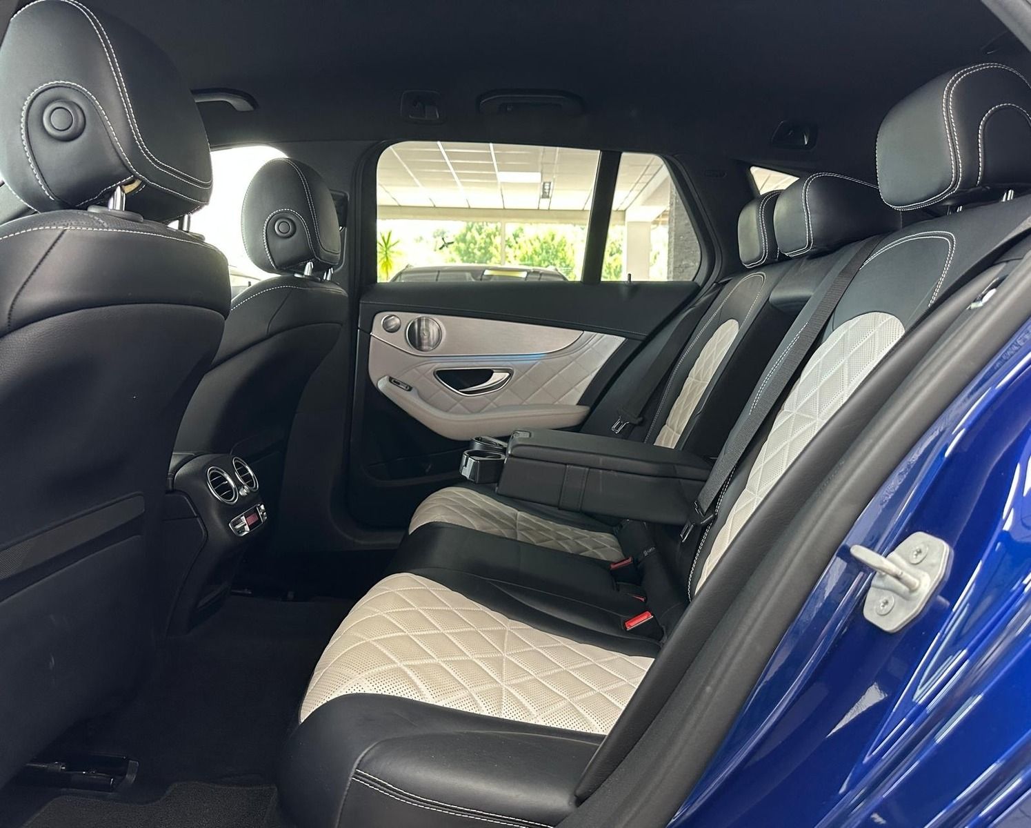 Mercedes-Benz C 63 AMG C63 AMG DESIGNO*BURMESTER*DISTRONIC*HEAD-UP*VOLL