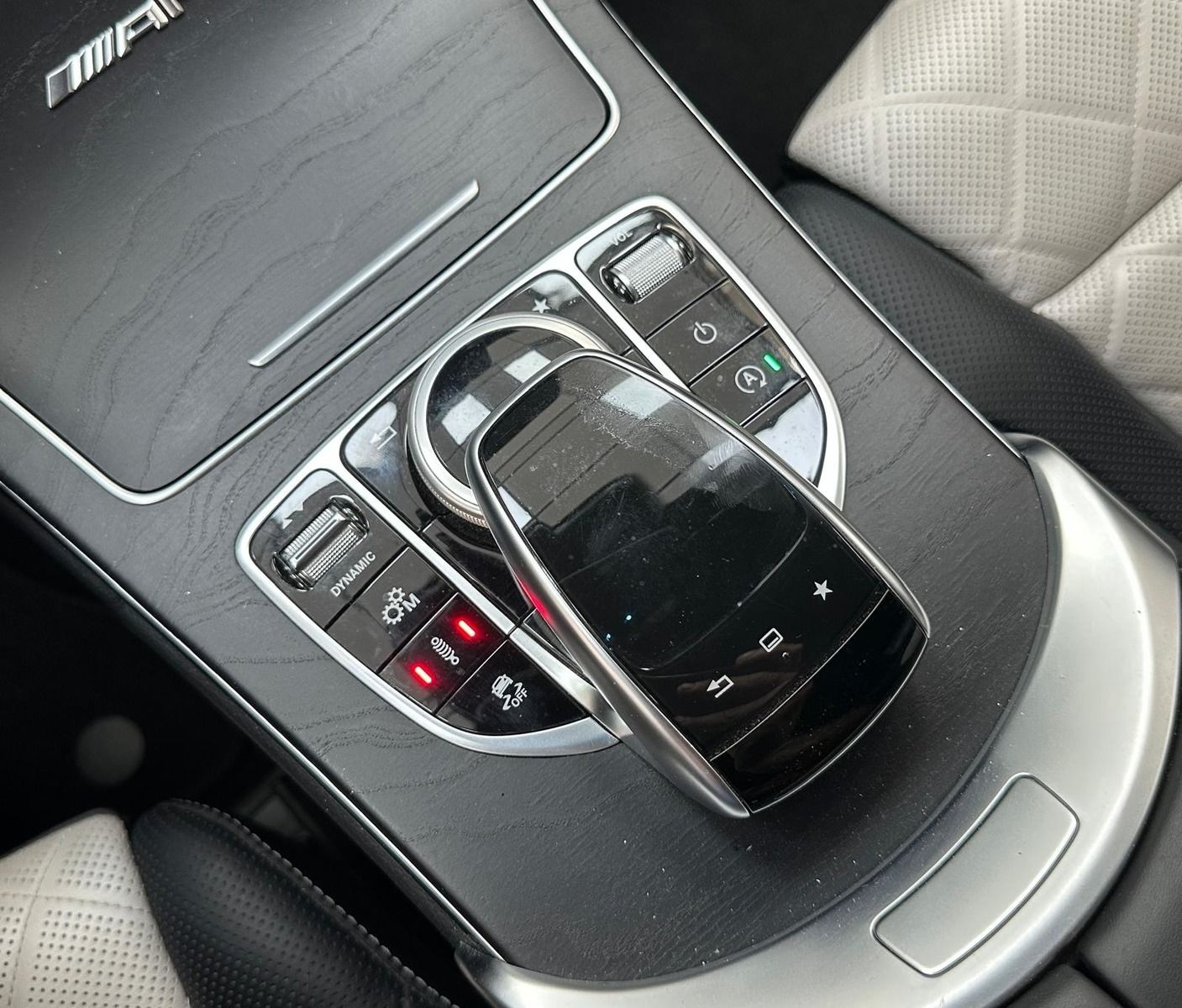 Mercedes-Benz C 63 AMG C63 AMG DESIGNO*BURMESTER*DISTRONIC*HEAD-UP*VOLL
