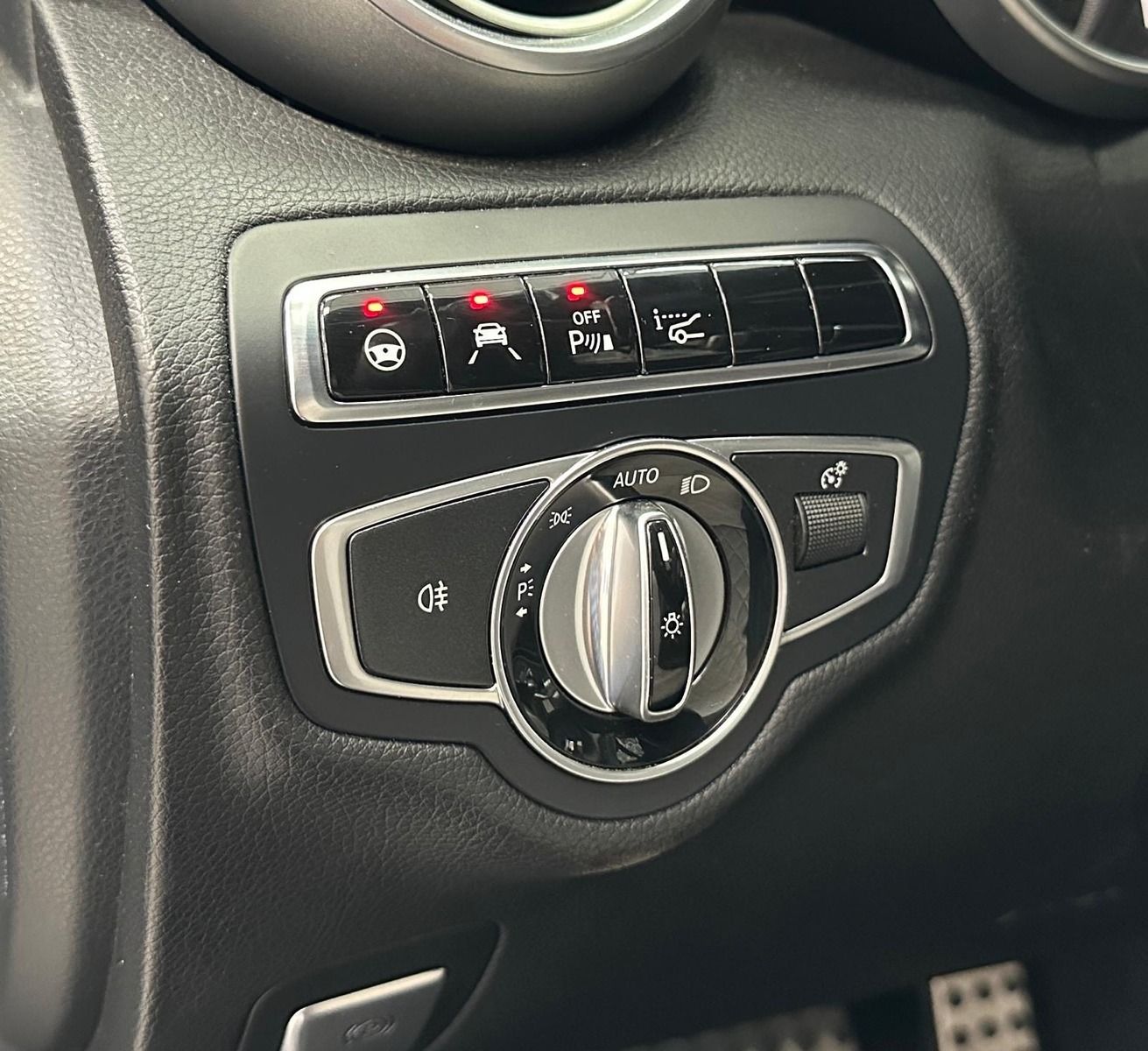 Mercedes-Benz C 63 AMG C63 AMG DESIGNO*BURMESTER*DISTRONIC*HEAD-UP*VOLL