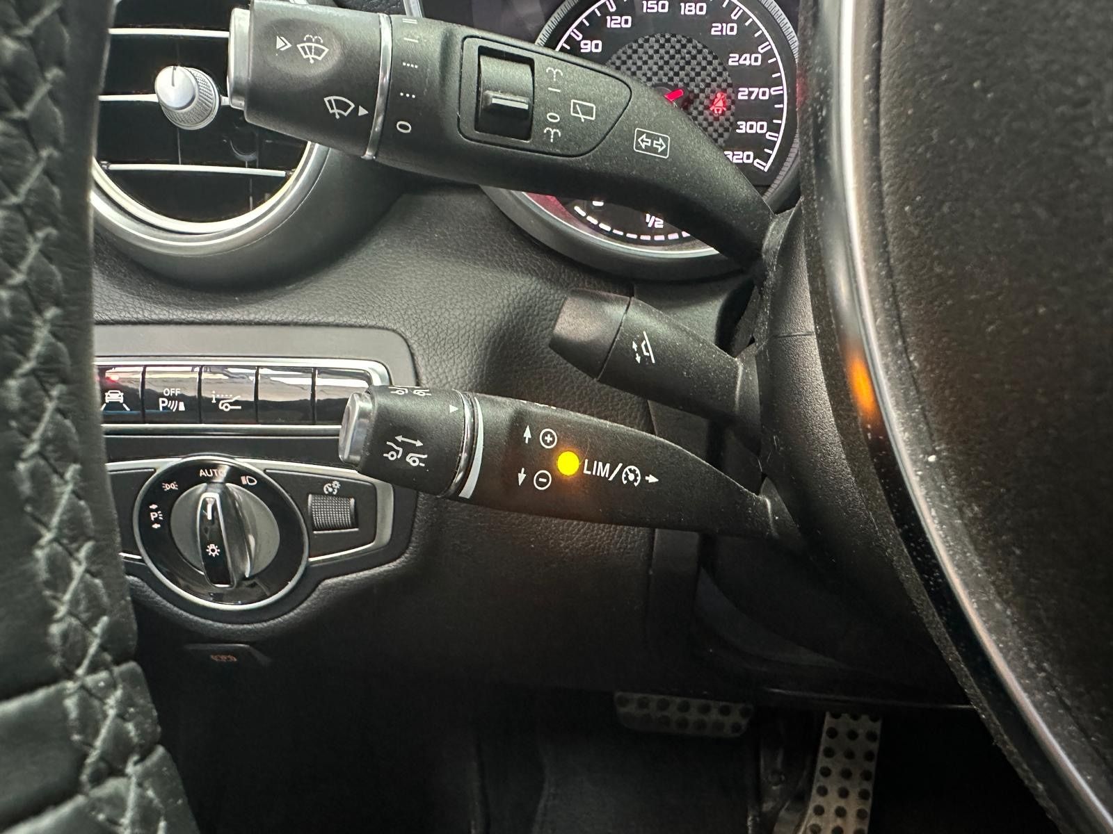 Mercedes-Benz C 63 AMG C63 AMG DESIGNO*BURMESTER*DISTRONIC*HEAD-UP*VOLL
