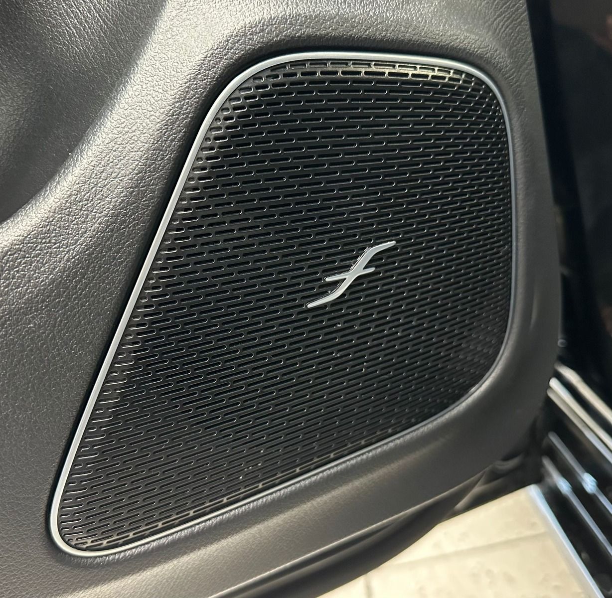 Mercedes-Benz CLA 180 CLA 180 7G-DCT*MBUX*WIDESCREEN*KAMERA*BURMESTER*