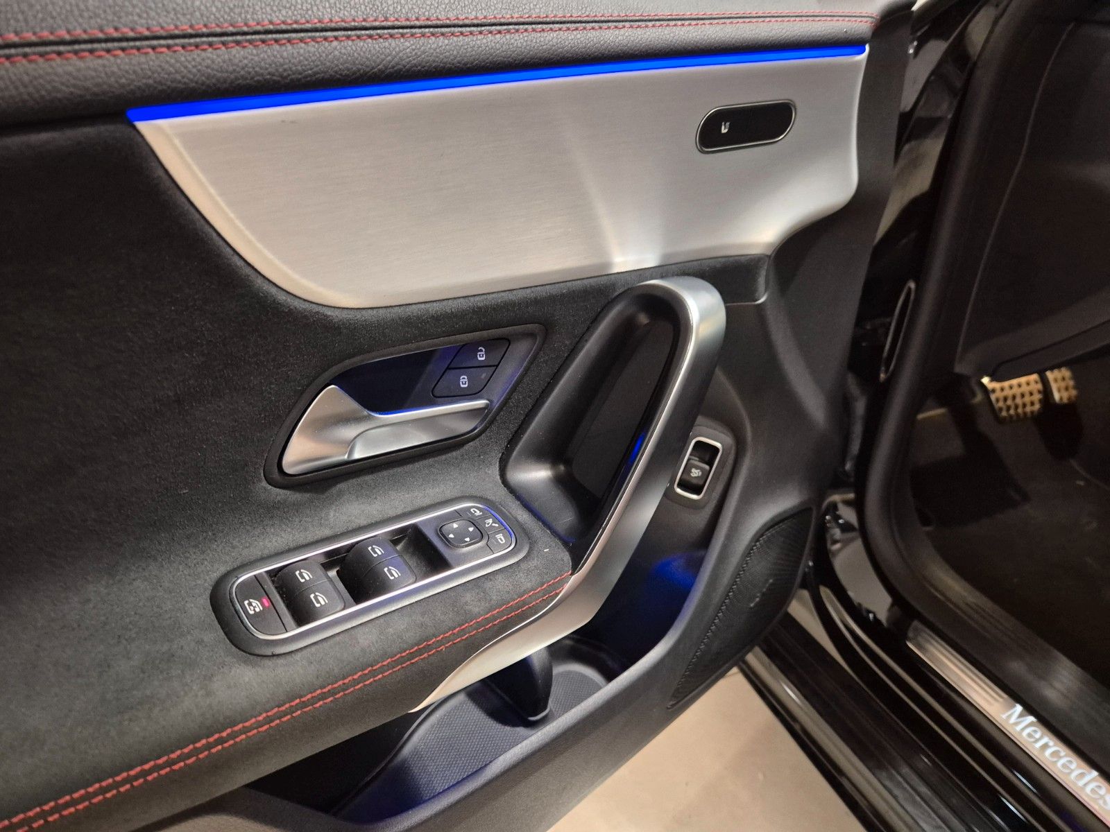 Mercedes-Benz CLA 180 CLA 180 AMG Line,Panorama,Key-Go,AHK