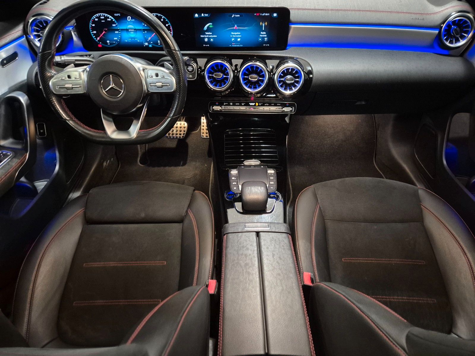 Mercedes-Benz CLA 180 CLA 180 AMG Line,Panorama,Key-Go,AHK