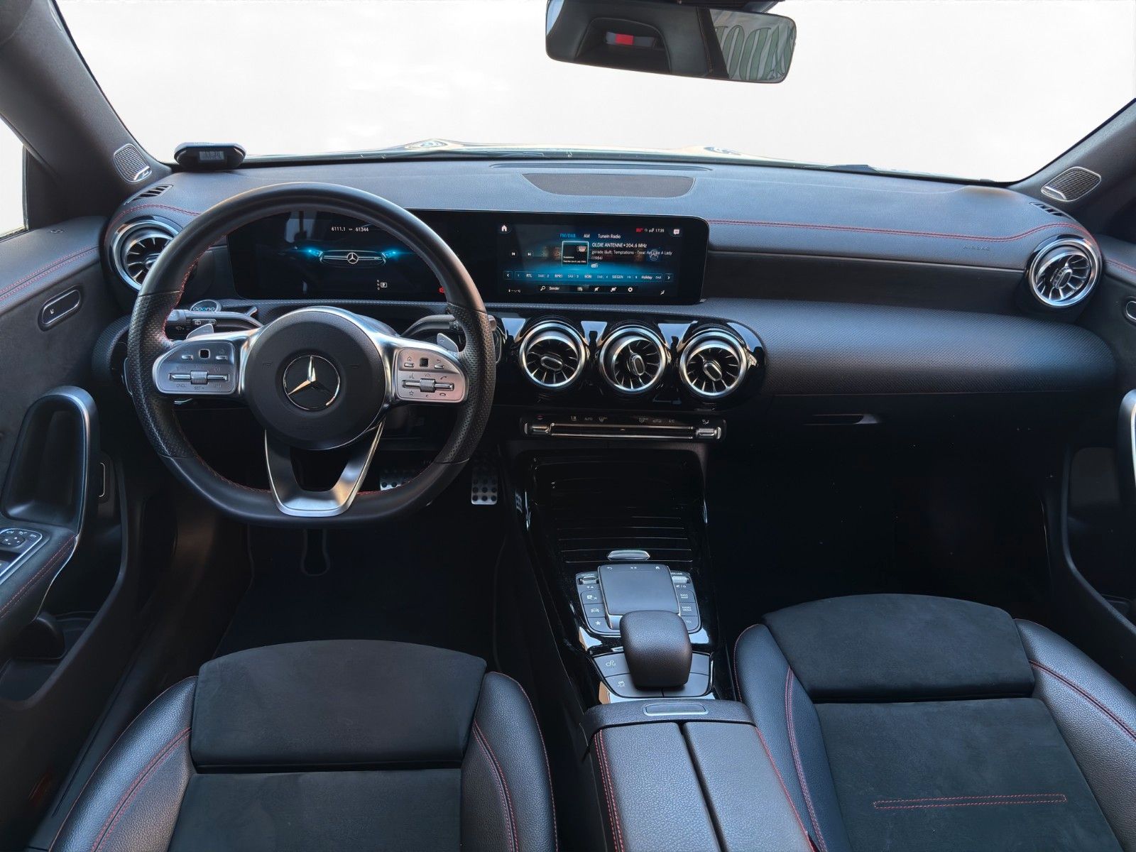Mercedes-Benz CLA 35 AMG CLA 35 SB AMG 4M Pano Burmester