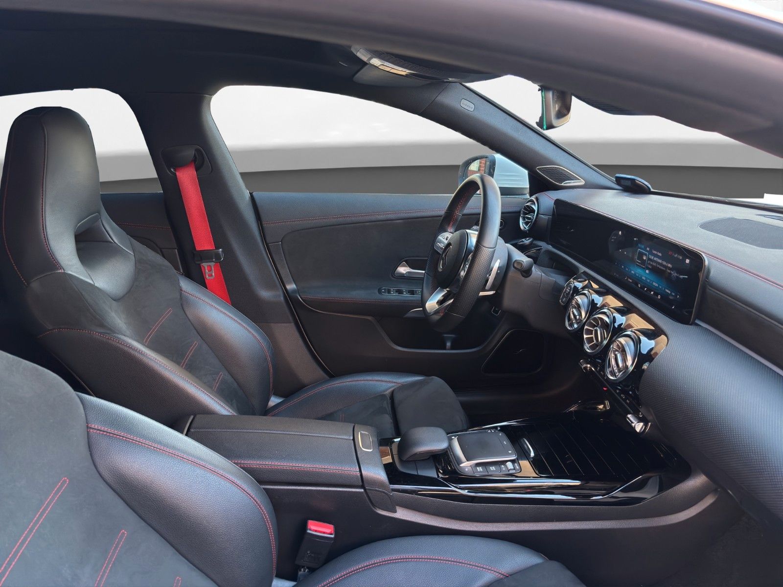Mercedes-Benz CLA 35 AMG CLA 35 SB AMG 4M Pano Burmester