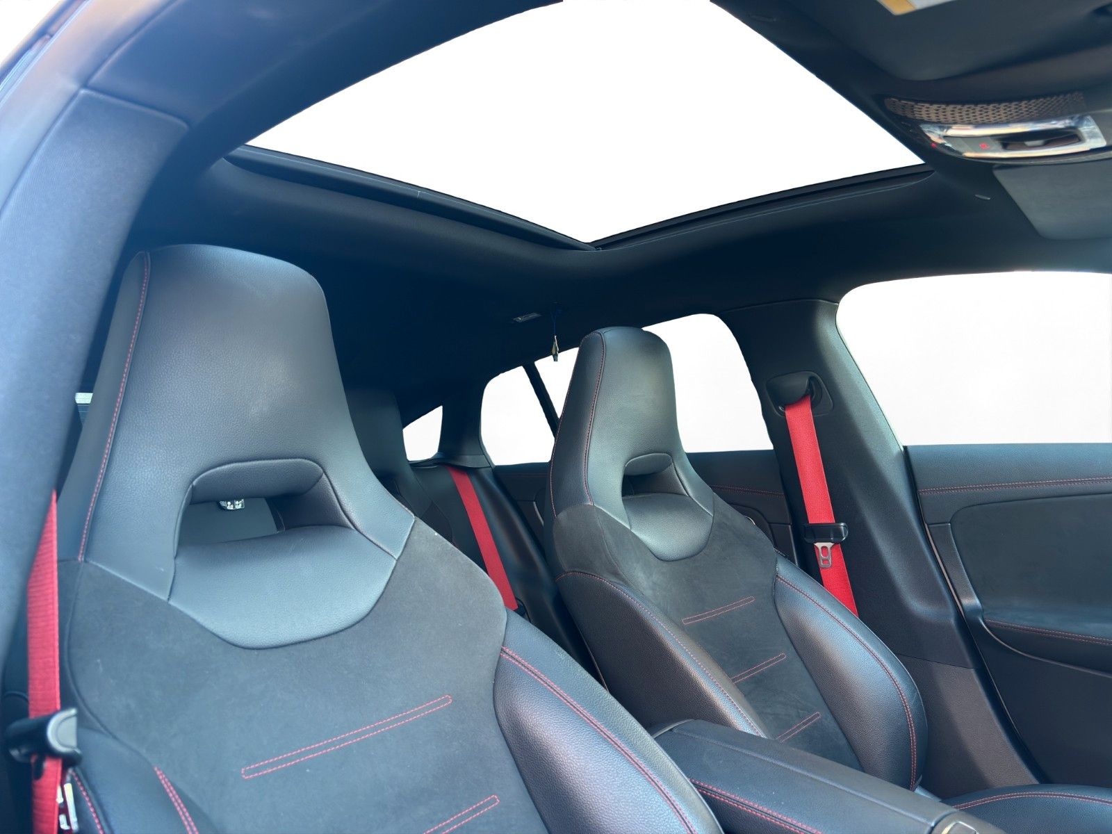 Mercedes-Benz CLA 35 AMG CLA 35 SB AMG 4M Pano Burmester