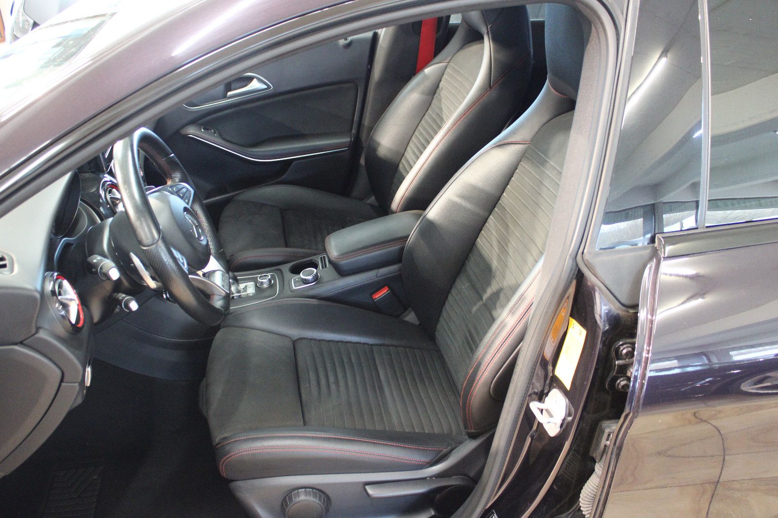 Mercedes-Benz CLA 45 AMG Shooting Brake CLA 45 AMG Shooting Brake *Sonderlack*