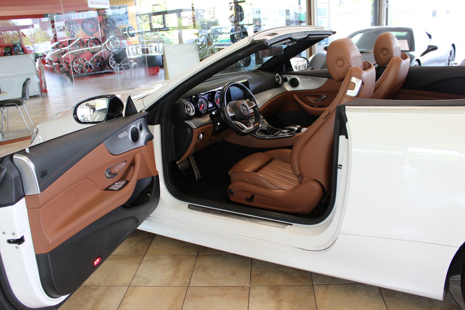 Mercedes-Benz E 200 E 200 Cabrio *AMG-Line+19&quot;+Night-Paket*