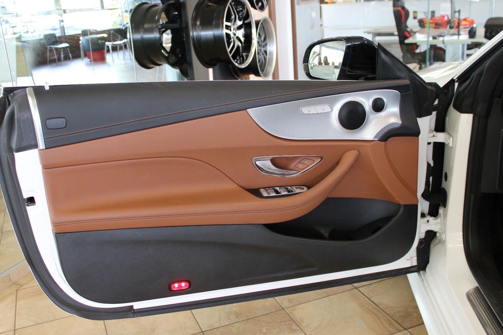 Mercedes-Benz E 200 E 200 Cabrio *AMG-Line+19&quot;+Night-Paket*